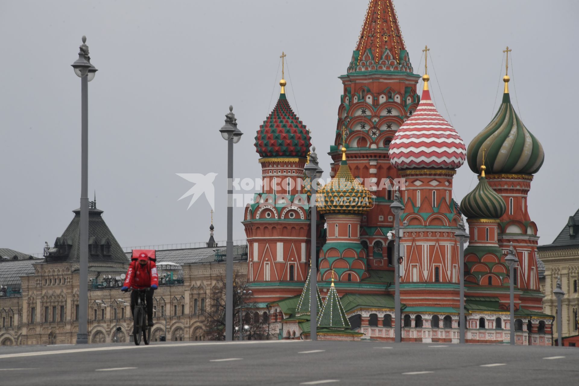 Москва. Вид на храм Василия Блаженного.