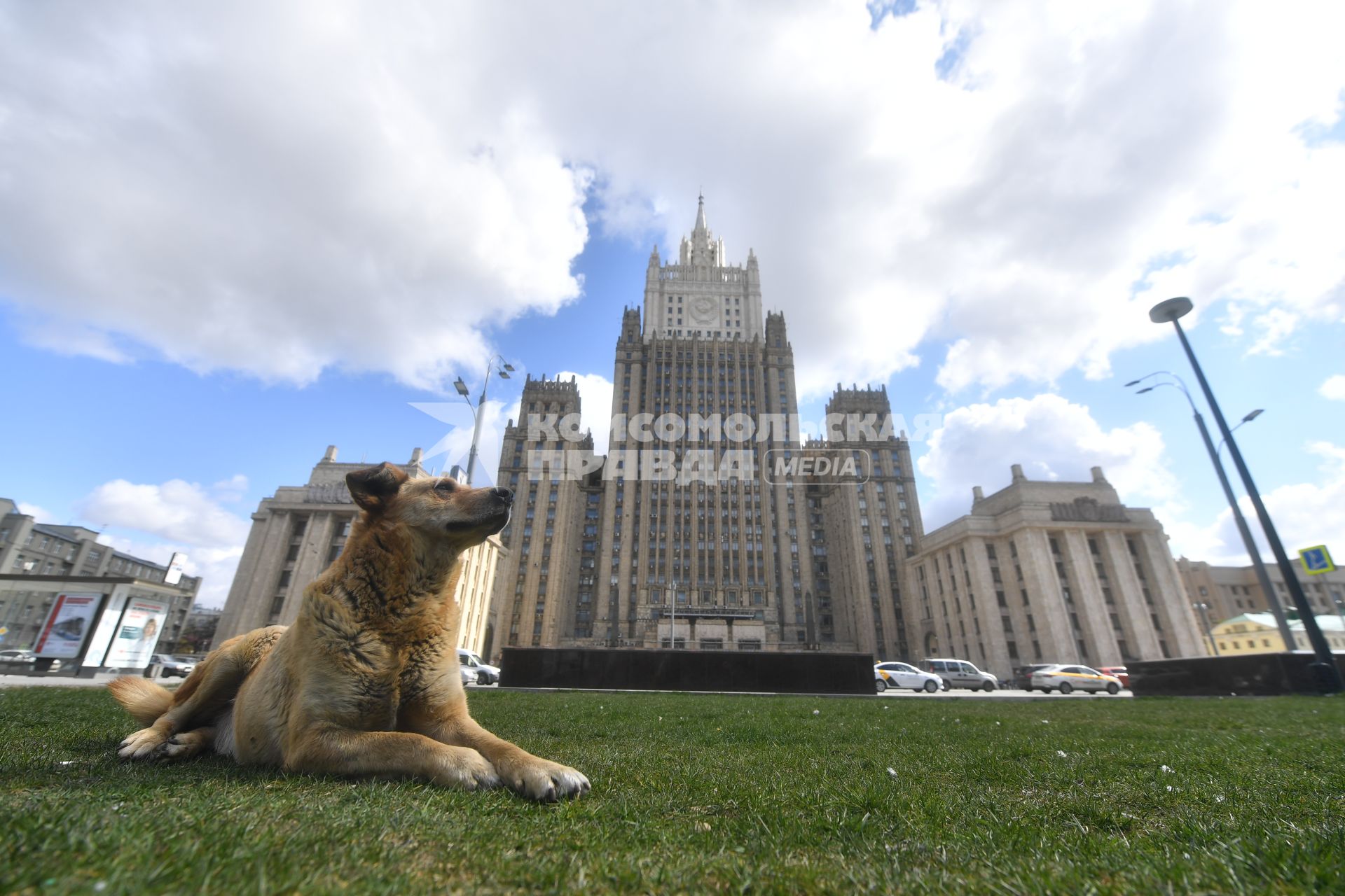 Москва. Вид на здание МИД РФ.