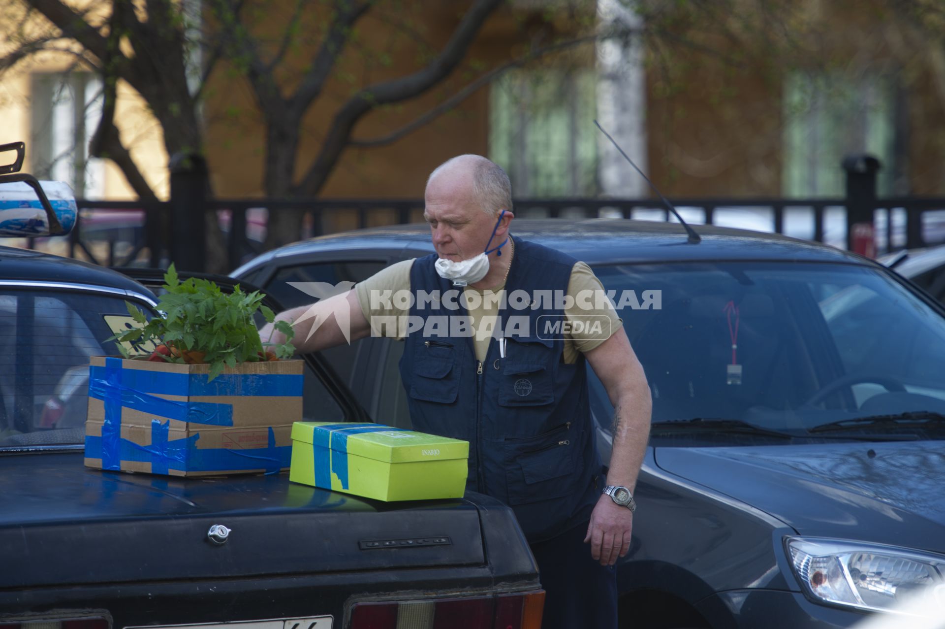 Екатеринбург. Горожане во время режима самоизоляции, введенного для нераспространения COVID-19