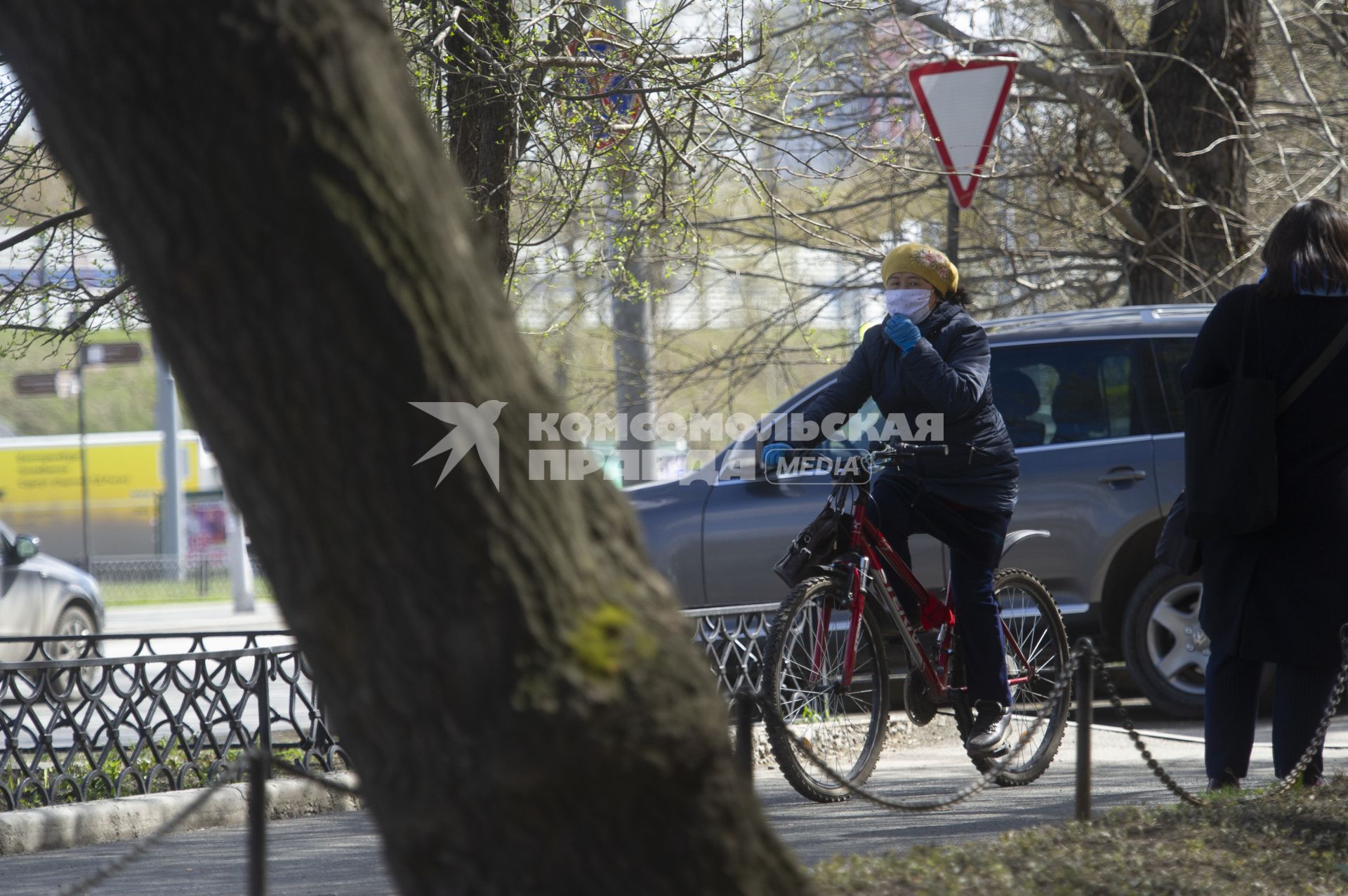 Екатеринбург. Горожане во время режима самоизоляции, введенного для нераспространения COVID-19