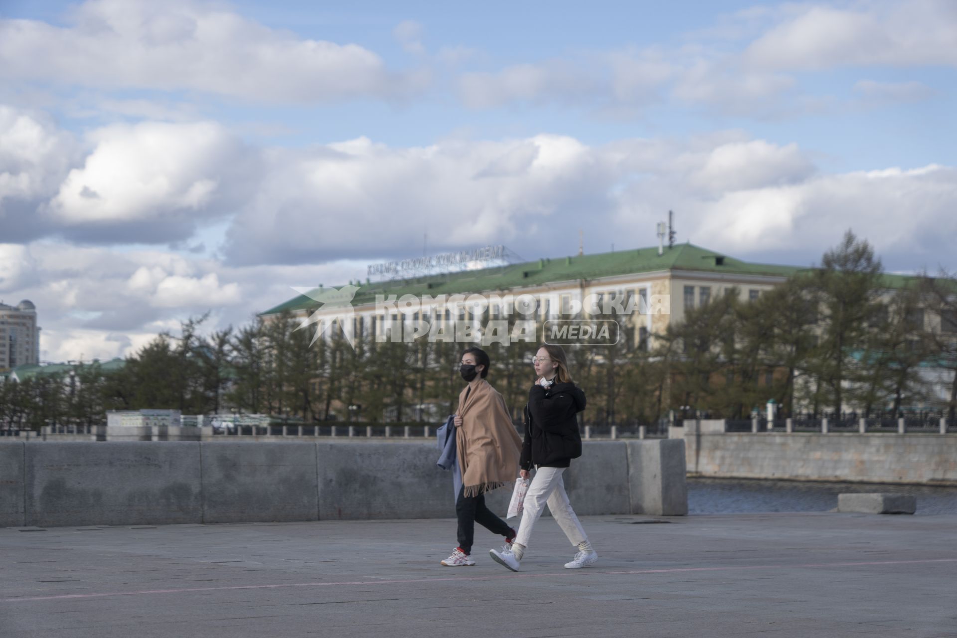 Екатеринбург. Горожане во время режима самоизоляции введеного для нераспространения коронавирусной инфекции COVID-19