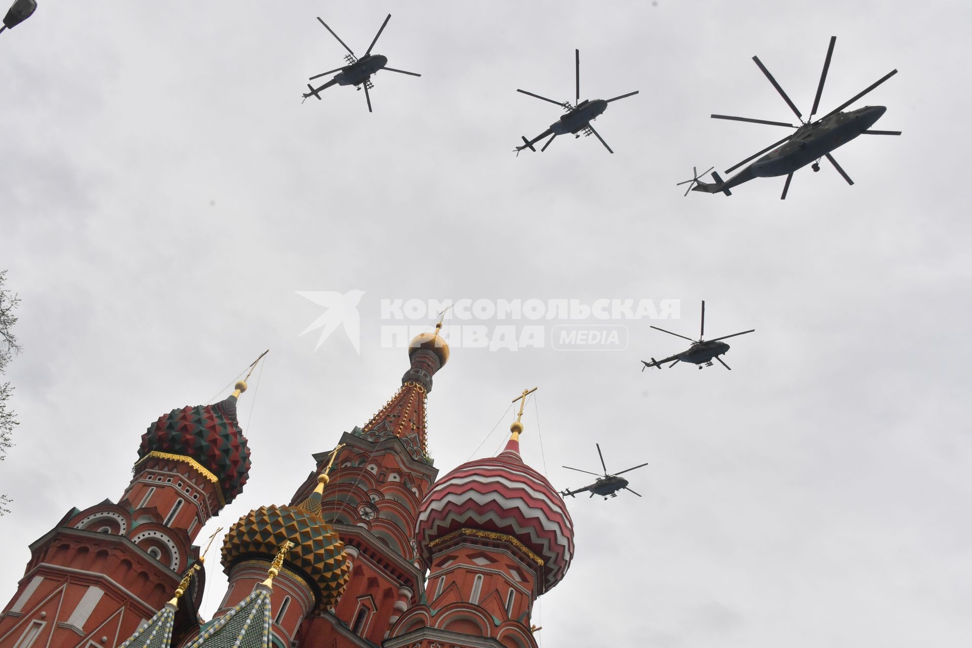 Москва. Во время репетиции воздушного парада Победы.