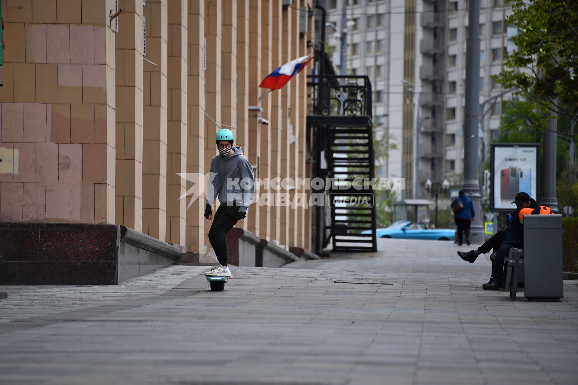 Москва. Горожане на одной из улиц города.