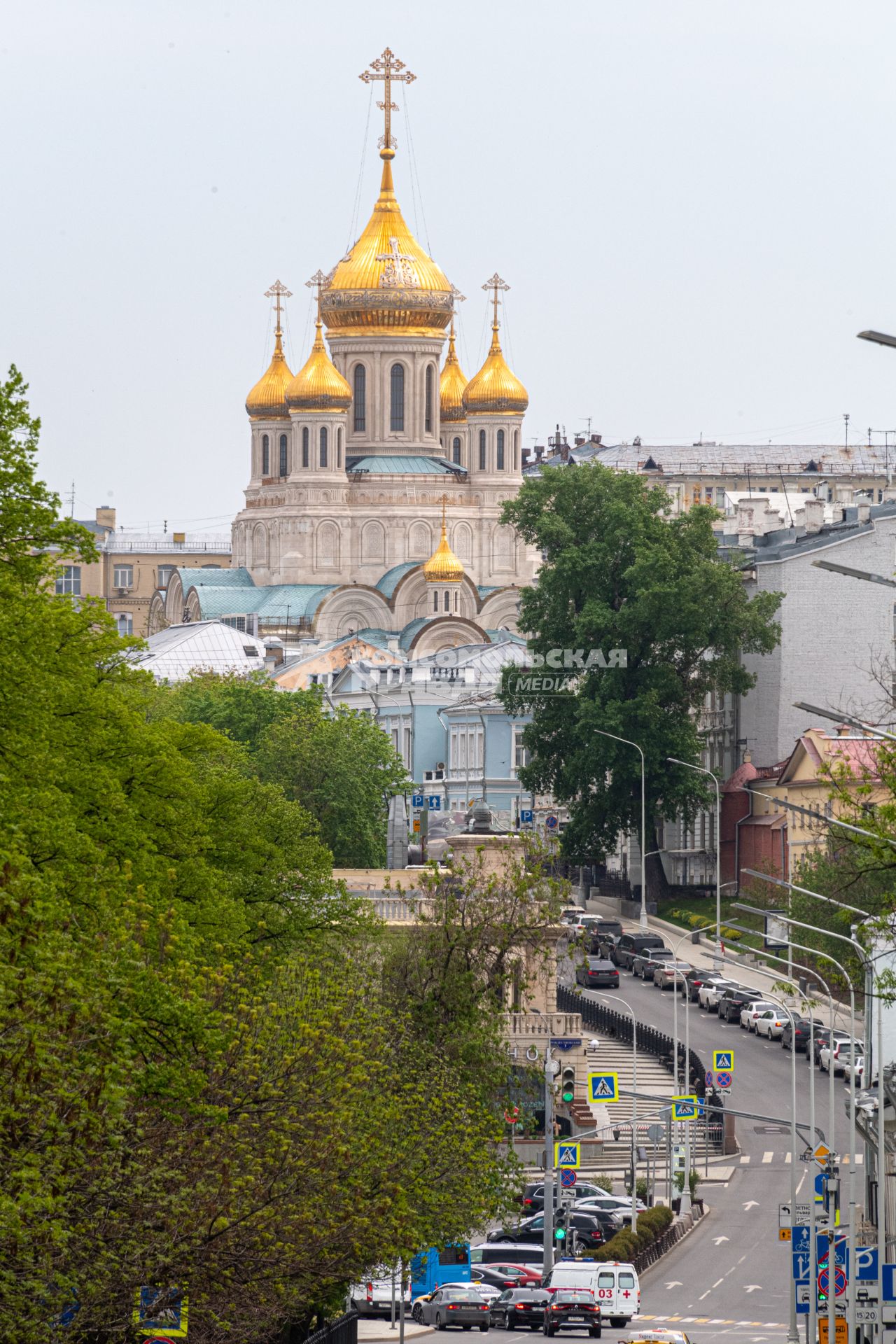 Москва. Вид на Сретенский монастырь.