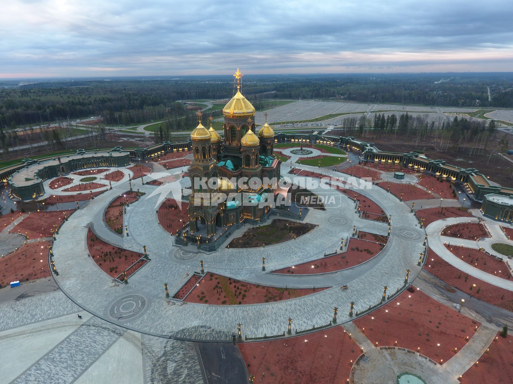 Московская область. Кубинка. Вид на храм Воскресения Христова на территории парка `Патриот`.