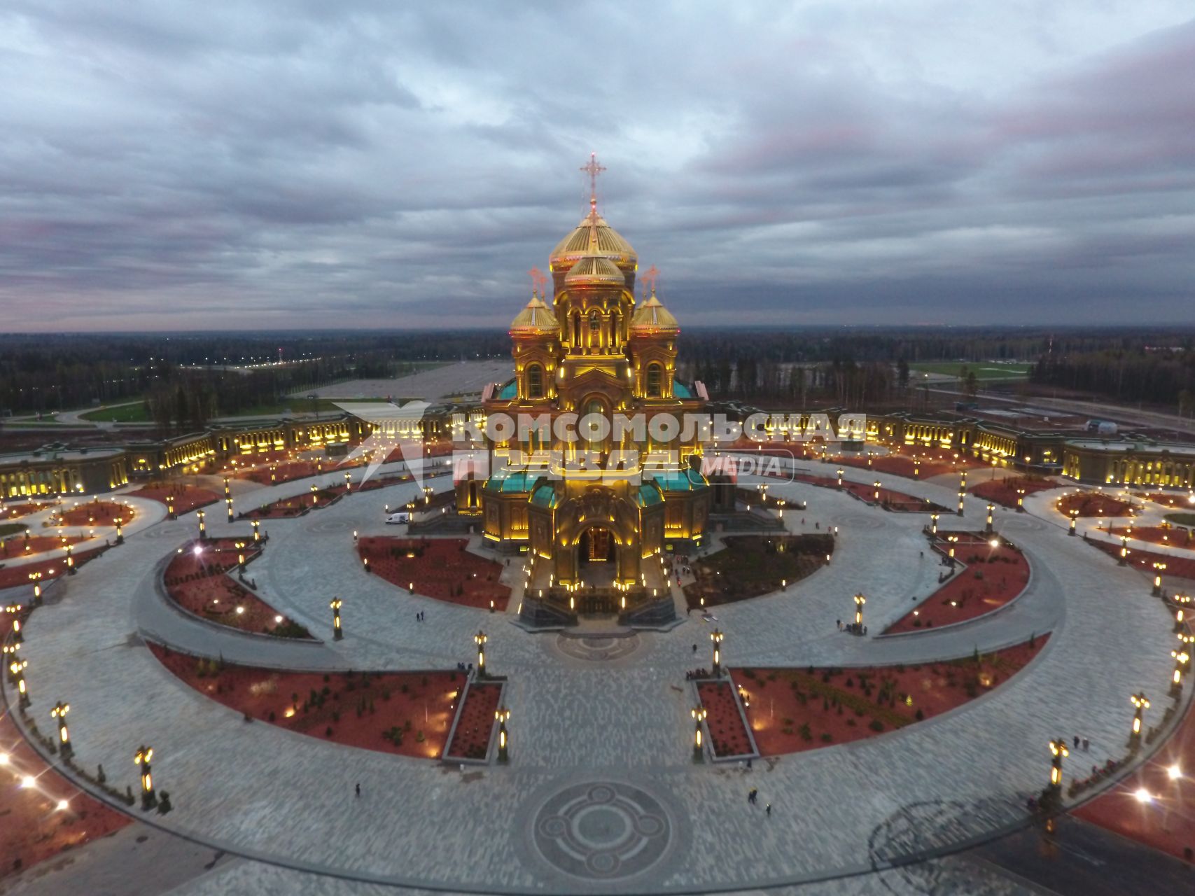 Московская область. Кубинка. Вид на храм Воскресения Христова на территории парка `Патриот`.