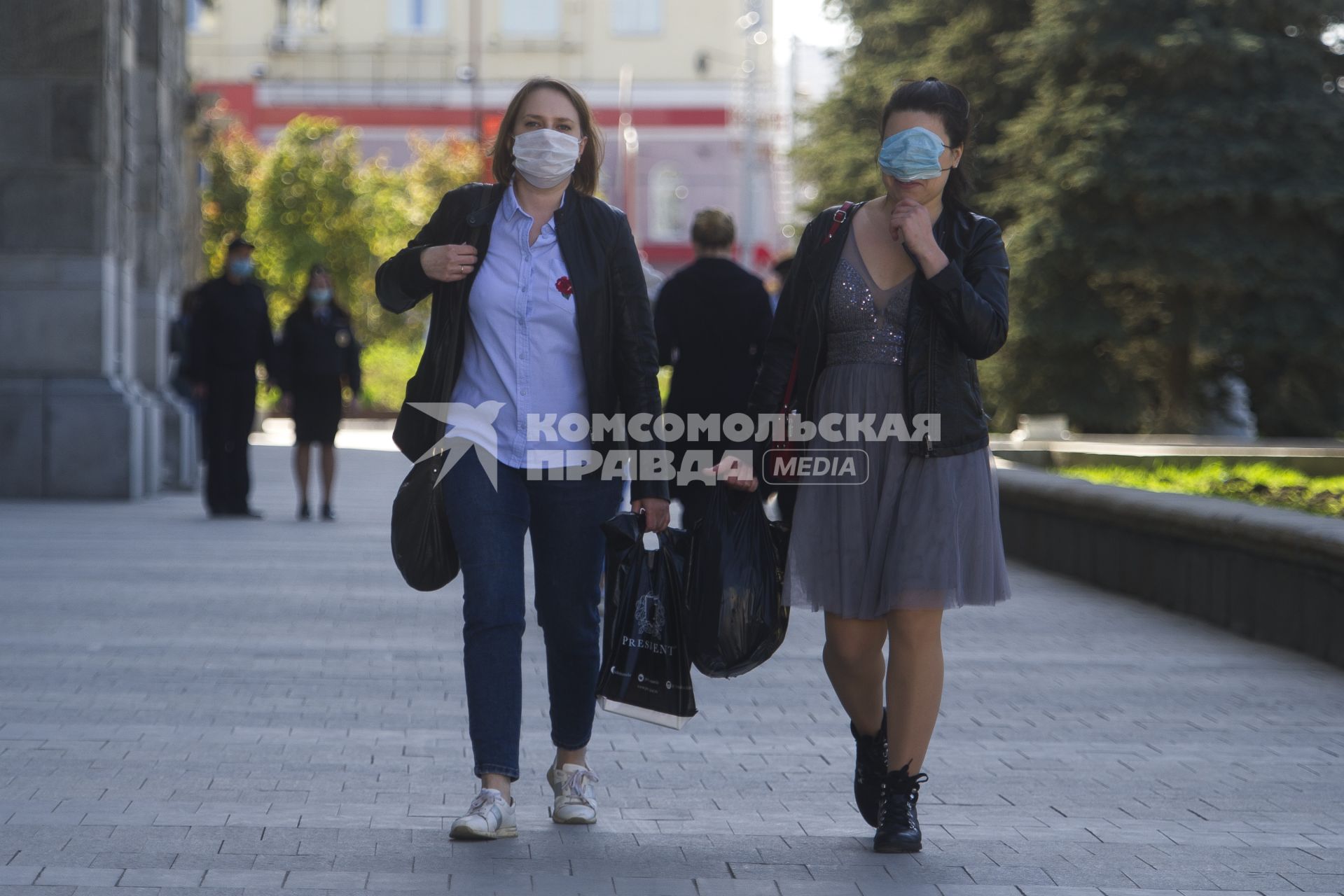 Екатеринбург. Горожане во время режима самоизоляции введеного для нераспространения новой коронавирусной инфекции COVID-19