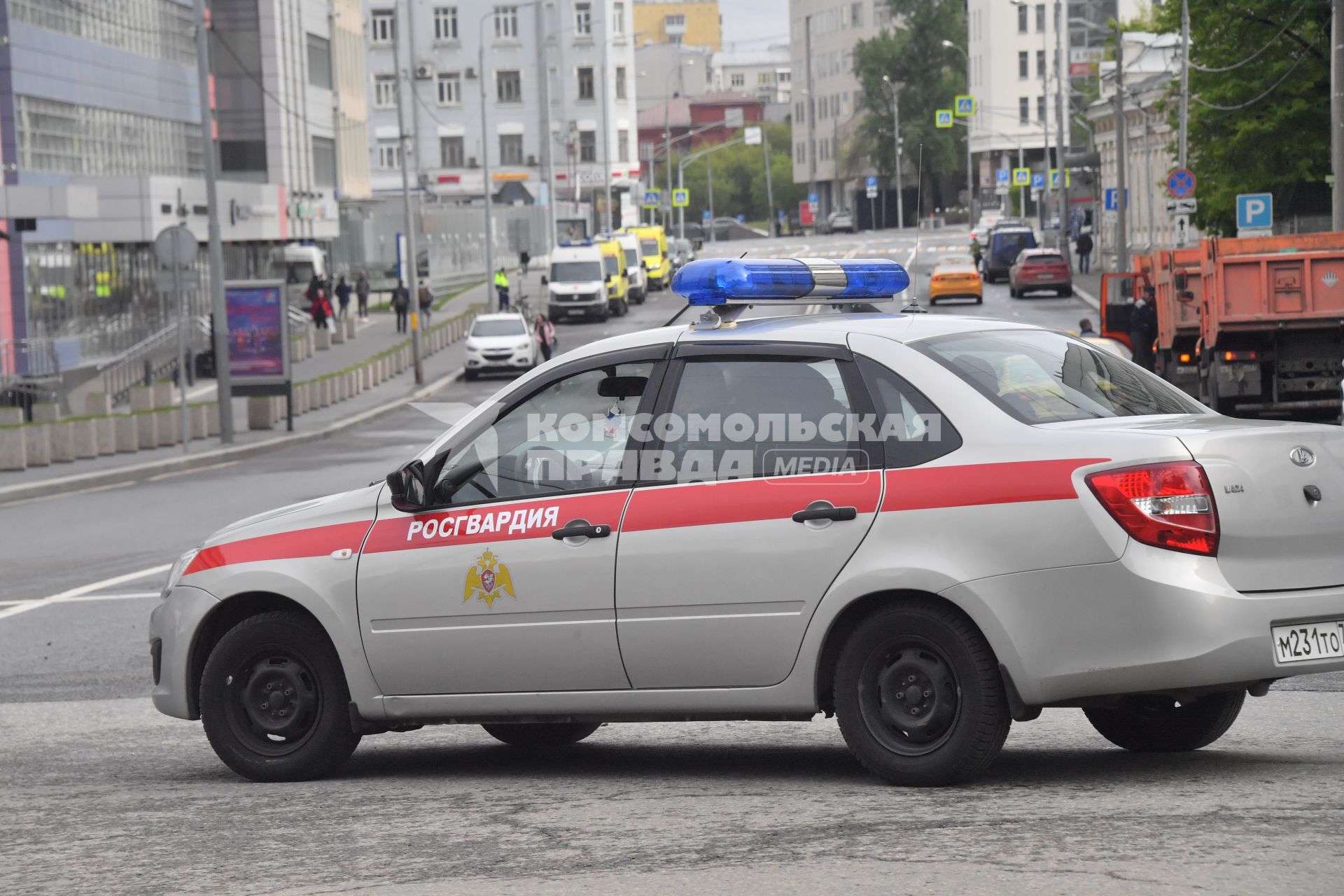 Москва.  Автомобиль Росгвардии.