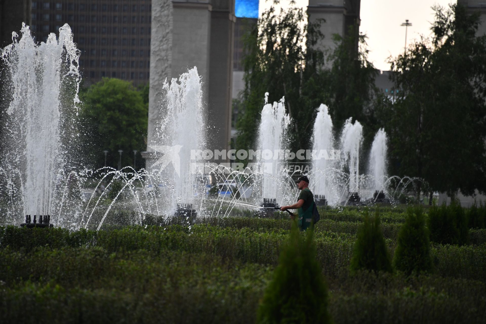 Москва. Фонтан на территории ВДНХ.