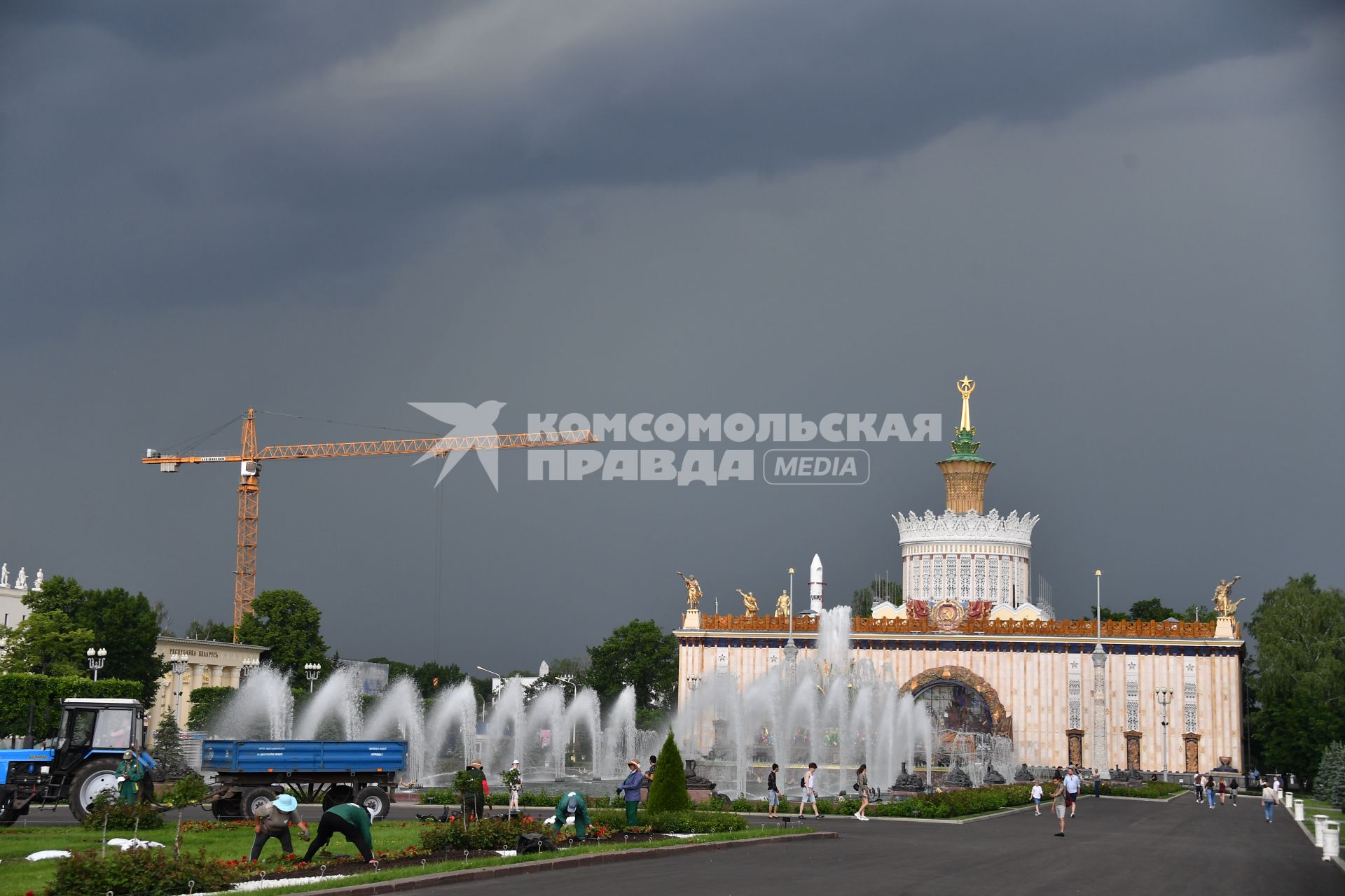 Москва. Вид на павильон # 58 `Земледелие` на ВДНХ.