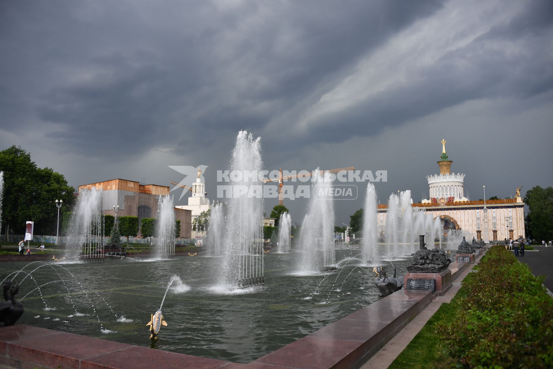 Москва. Вид на павильон # 58 `Земледелие` на ВДНХ.