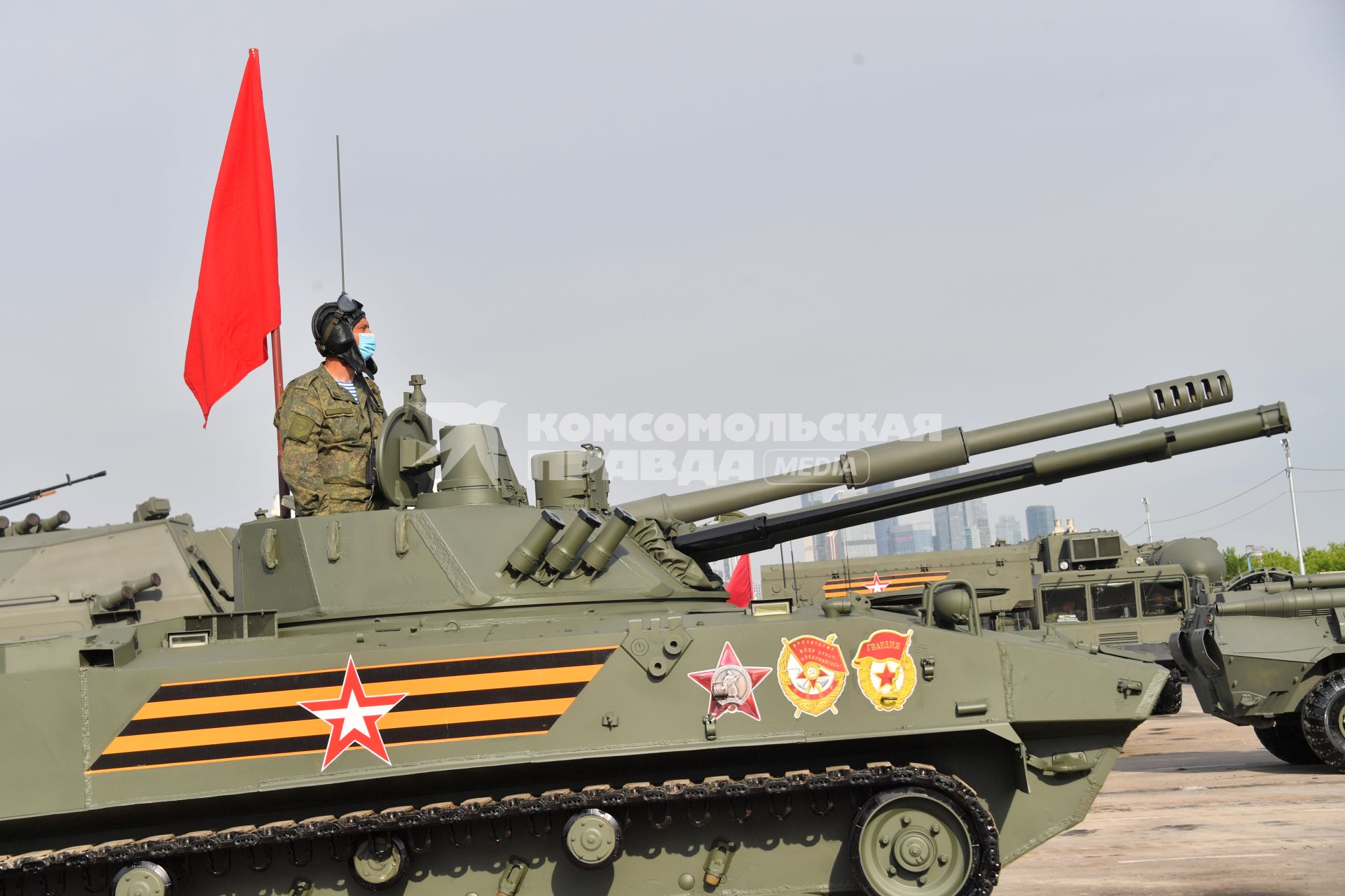 Москва. Боевая машина десанта БМД-4М перед репетицией парада на Красной площади, посвященного 75-й годовщине Победы в Великой Отечественной войне.