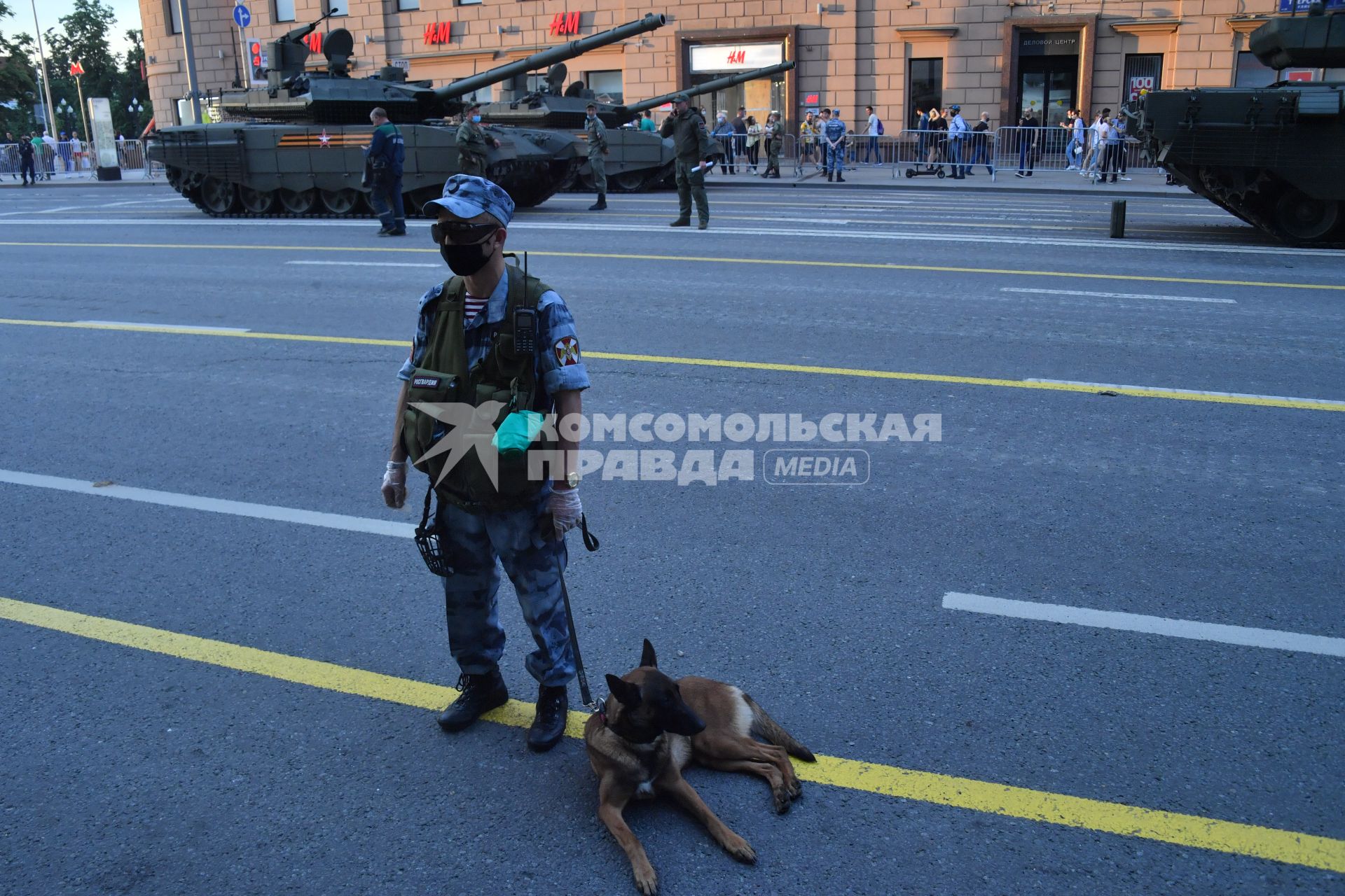 Москва. Перед репетицией парада на Красной площади, посвященного 75-й годовщине Победы в Великой Отечественной войне.