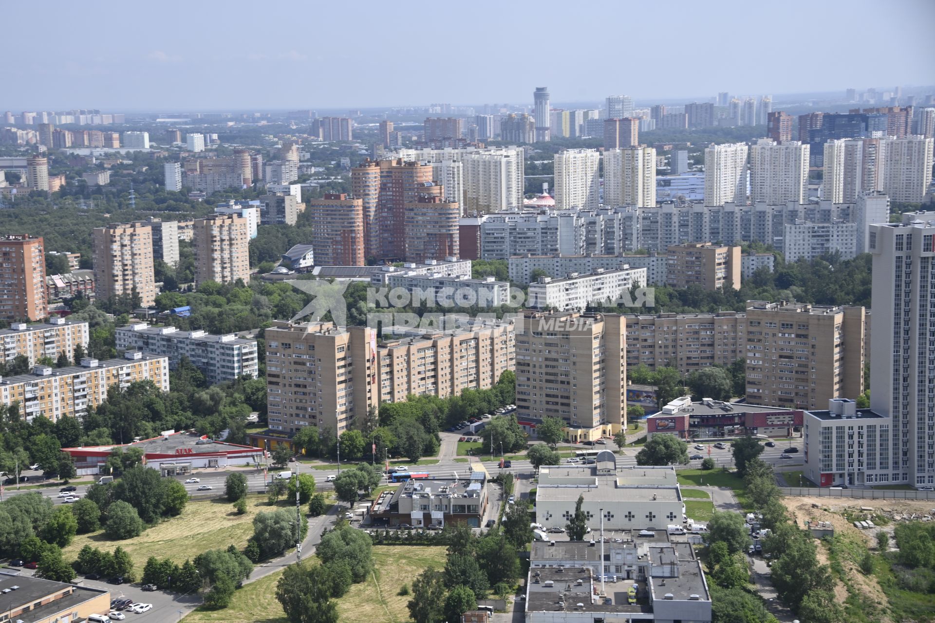 Москва.   Вид на город с вертолета.