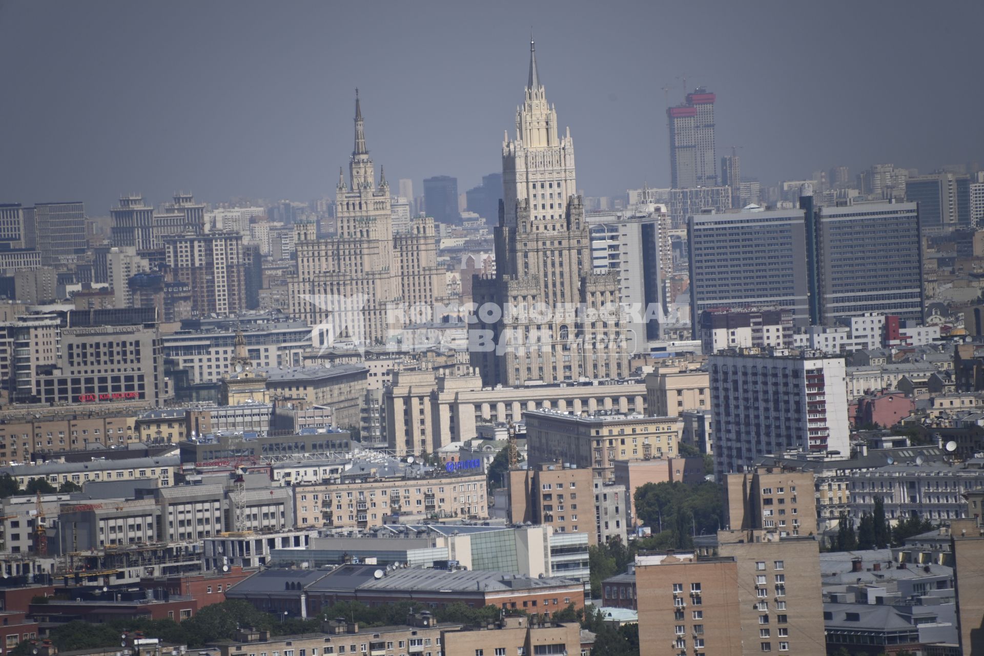 Москва.   Вид на город с вертолета.