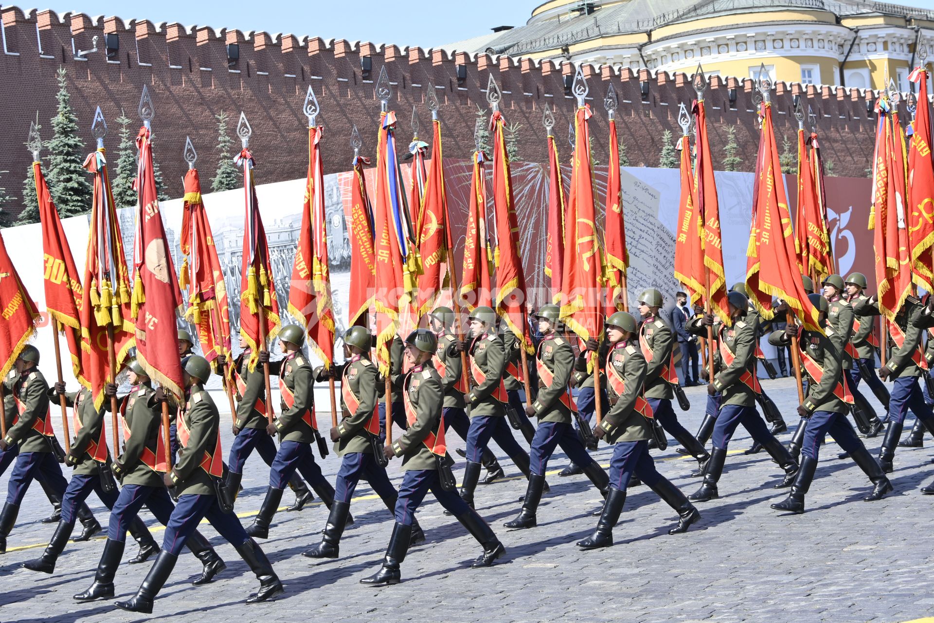 Москва.  Военнослужащие парадных расчетов во время военного парада в ознаменование 75-летия Победы в Великой Отечественной войне 1941-1945 годов на Красной площади.