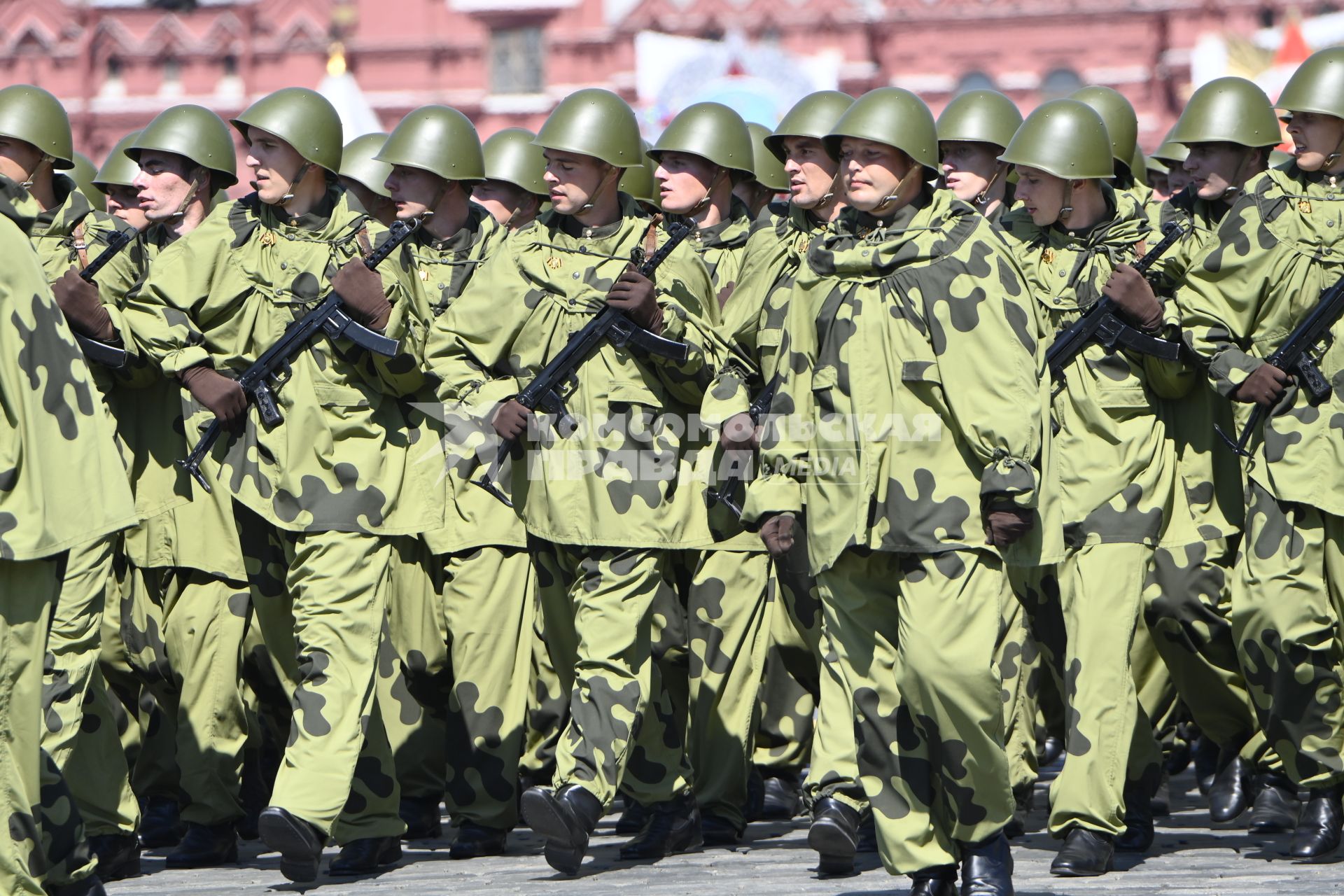 Москва.  Военнослужащие парадных расчетов во время военного парада в ознаменование 75-летия Победы в Великой Отечественной войне 1941-1945 годов на Красной площади.