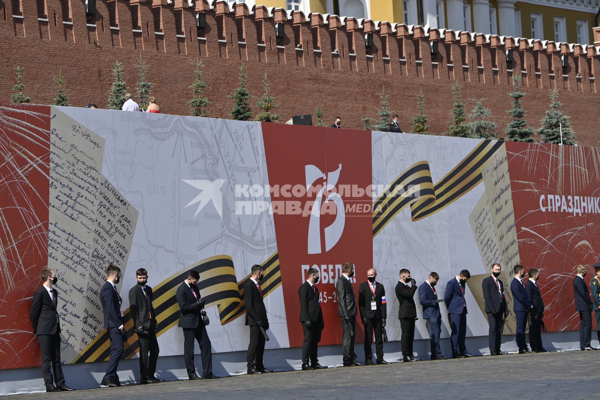 Москва.   Перед началом  военного парада в ознаменование 75-летия Победы в Великой Отечественной войне 1941-1945 годов на Красной площади.