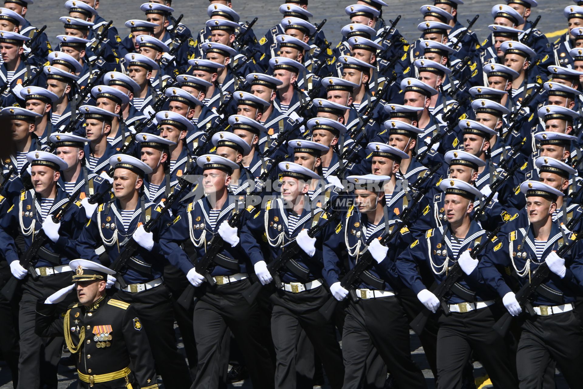 Москва.   Военнослужащие во время военного парада в ознаменование 75-летия Победы в Великой Отечественной войне 1941-1945 годов на Красной площади.