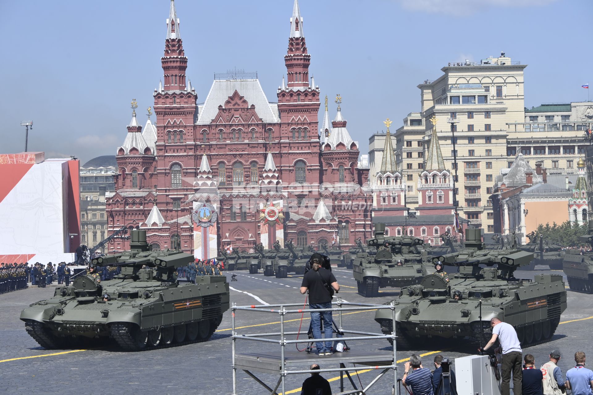 Москва.  Боевая машина поддержки танков (БМПТ) Терминатор  во время военного парада в ознаменование 75-летия Победы в Великой Отечественной войне 1941-1945 годов на Красной площади.