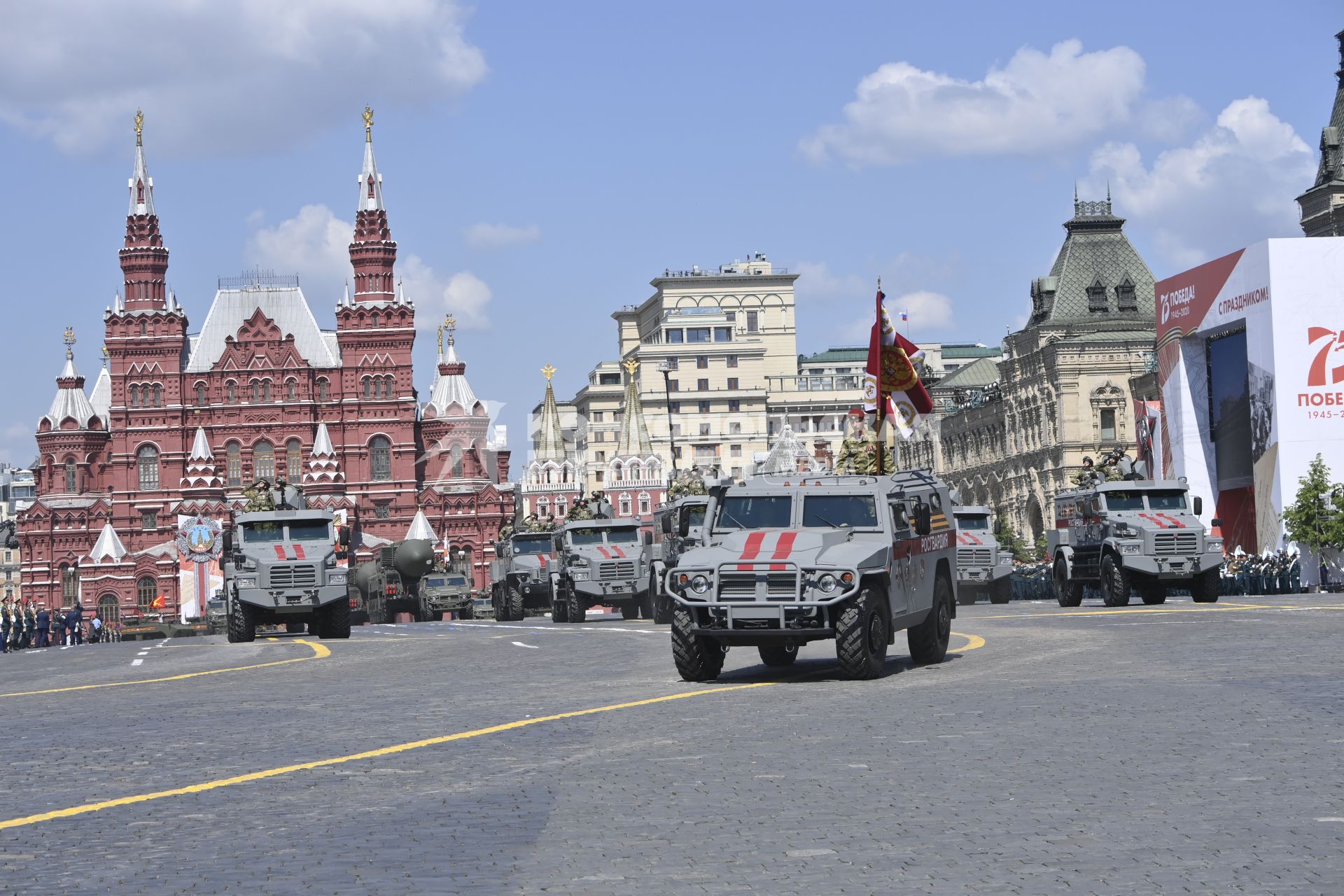 Москва.  Бронеавтомобиль Патруль во время военного парада в ознаменование 75-летия Победы в Великой Отечественной войне 1941-1945 годов на Красной площади.