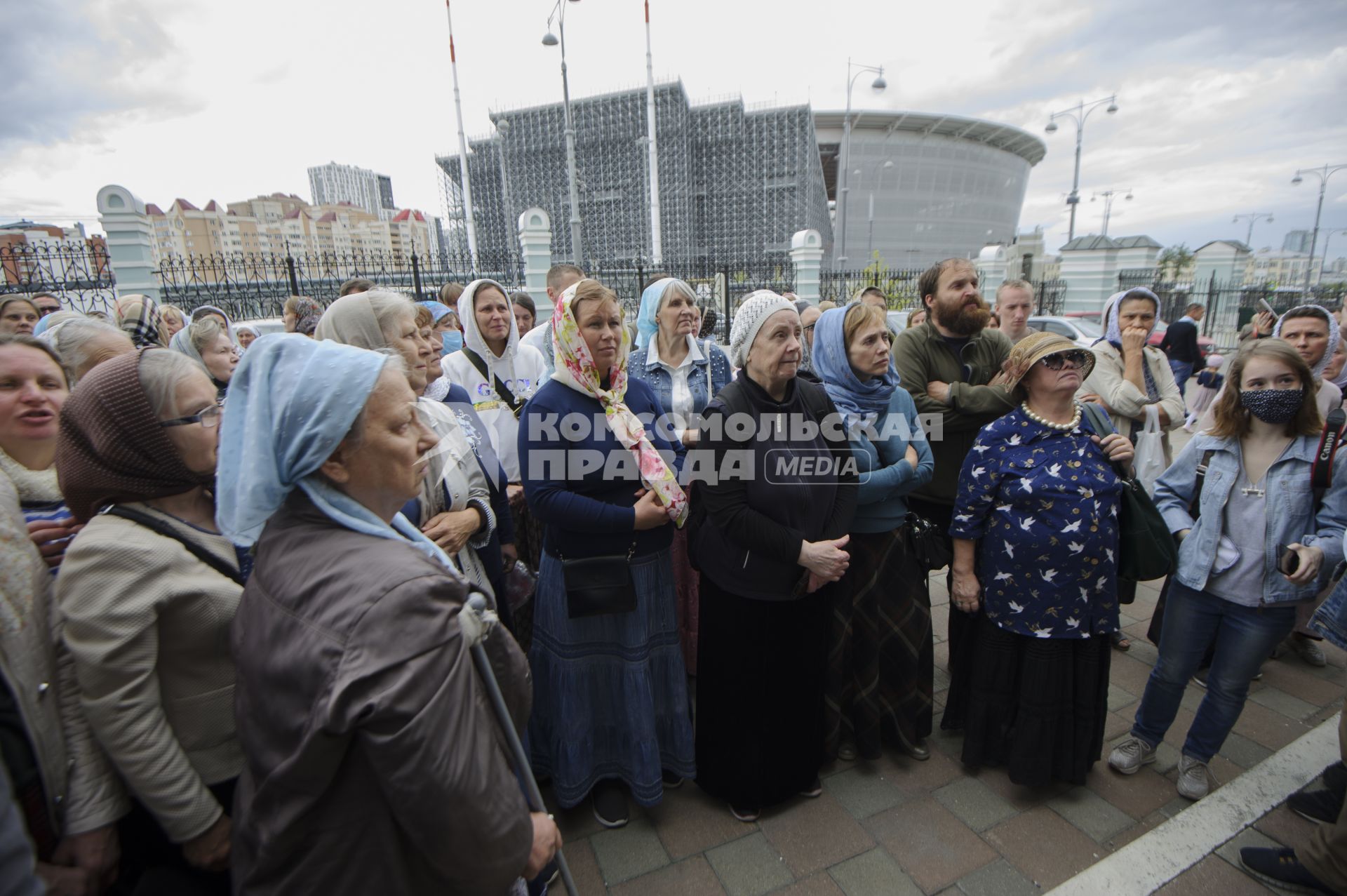 Екатеринбург. Верующие возмущенные решением третьего епархиального суда о поведении заштатного клирика Екатеринбургской епархии, схиигумена Сергия Романова (Николай Романов), настоятеля Среднеуральского женского монастыря, \'извергнуть его из священного сана\'