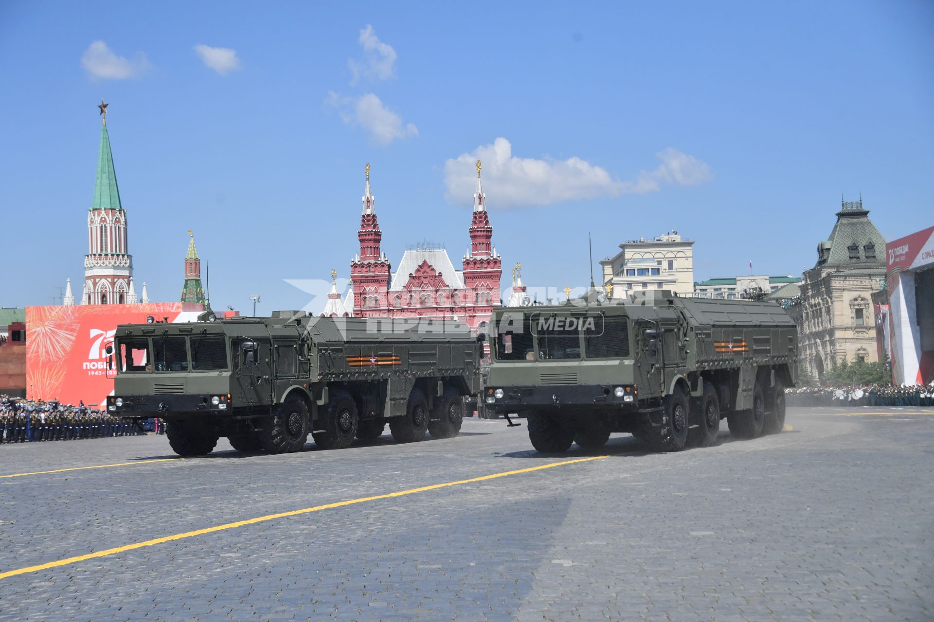 Москва.  Военная техника  во время военного парада в ознаменование 75-летия Победы в Великой Отечественной войне 1941-1945 годов на Красной площади.