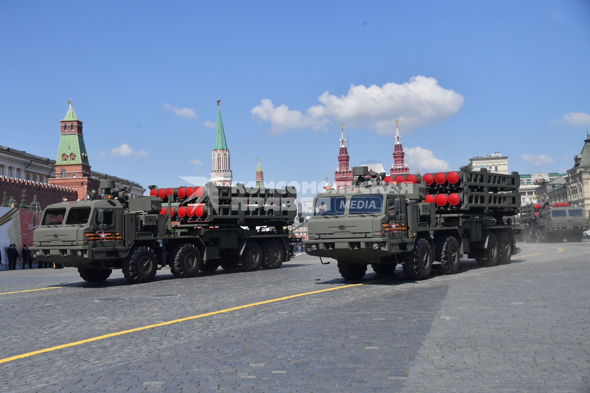 Москва.  Военная техника  во время военного парада в ознаменование 75-летия Победы в Великой Отечественной войне 1941-1945 годов на Красной площади.