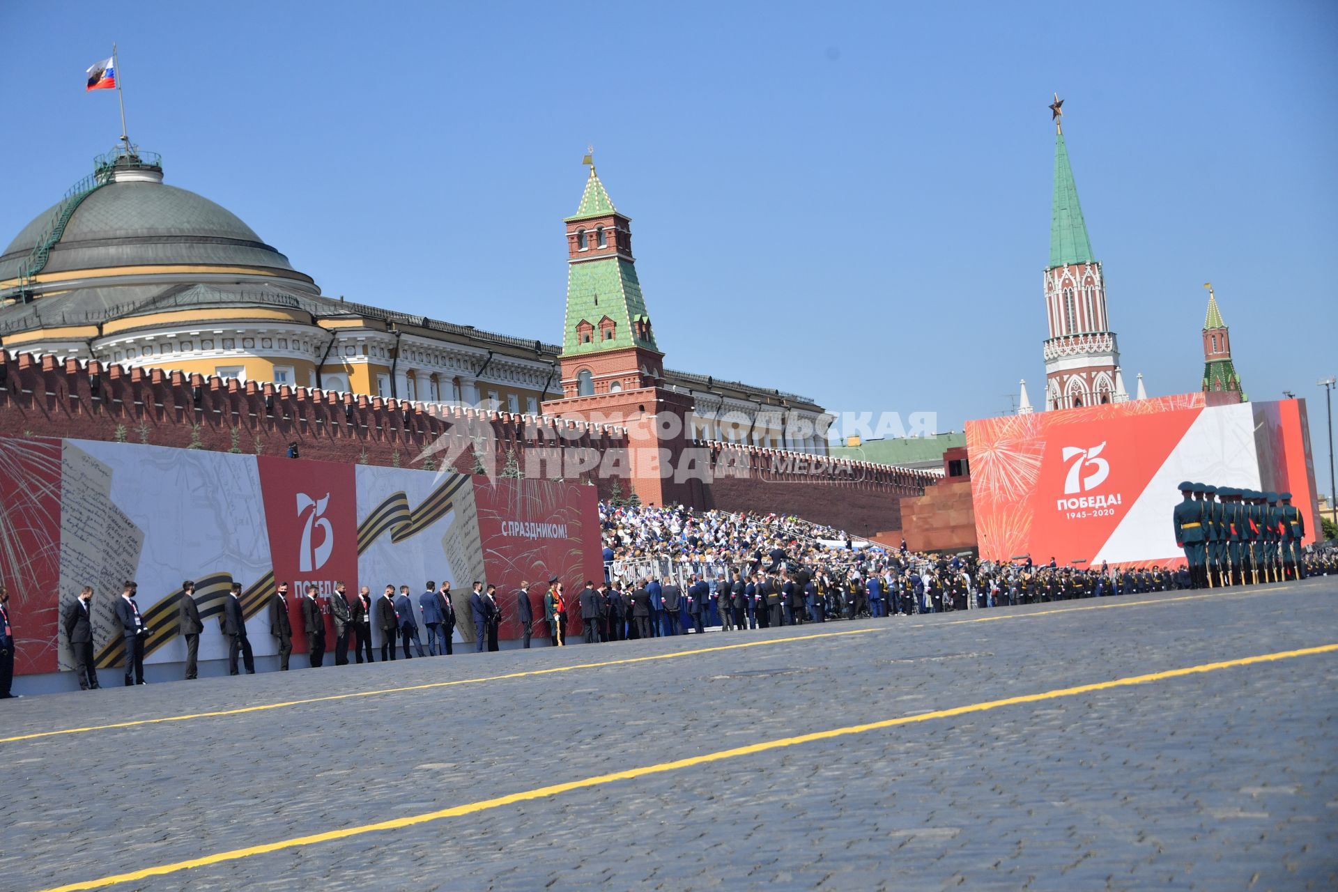 Москва.  Перед началом  военного парада в ознаменование 75-летия Победы в Великой Отечественной войне 1941-1945 годов на Красной площади.