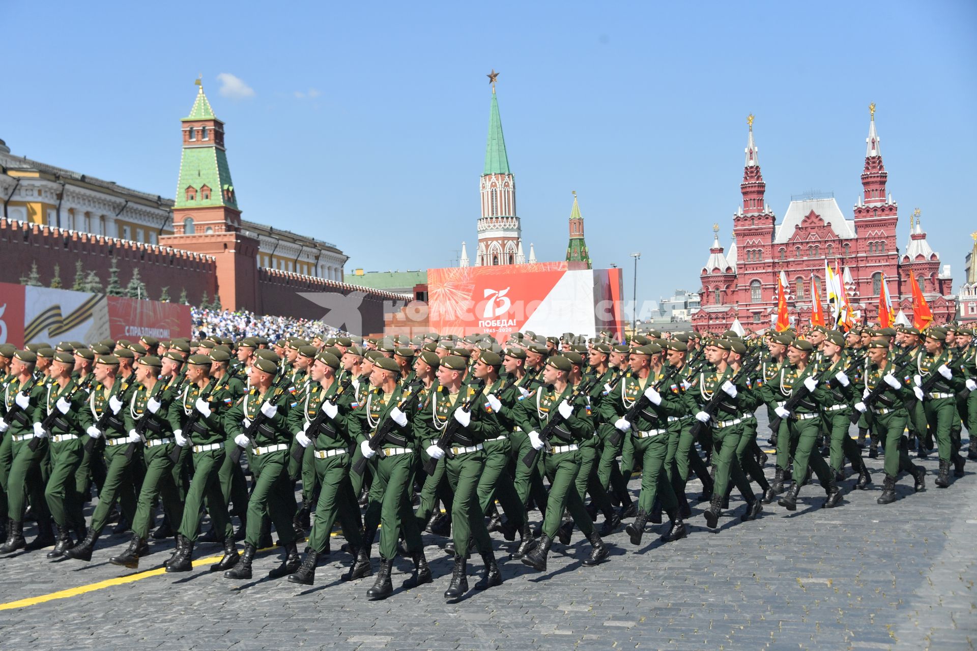 Москва.   Во время военного парада в ознаменование 75-летия Победы в Великой Отечественной войне 1941-1945 годов на Красной площади.