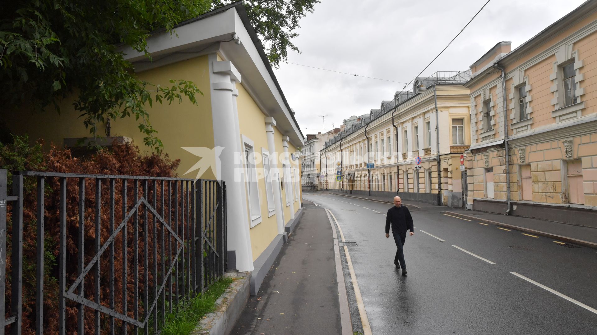 Москва. Вид на Потаповский переулок.