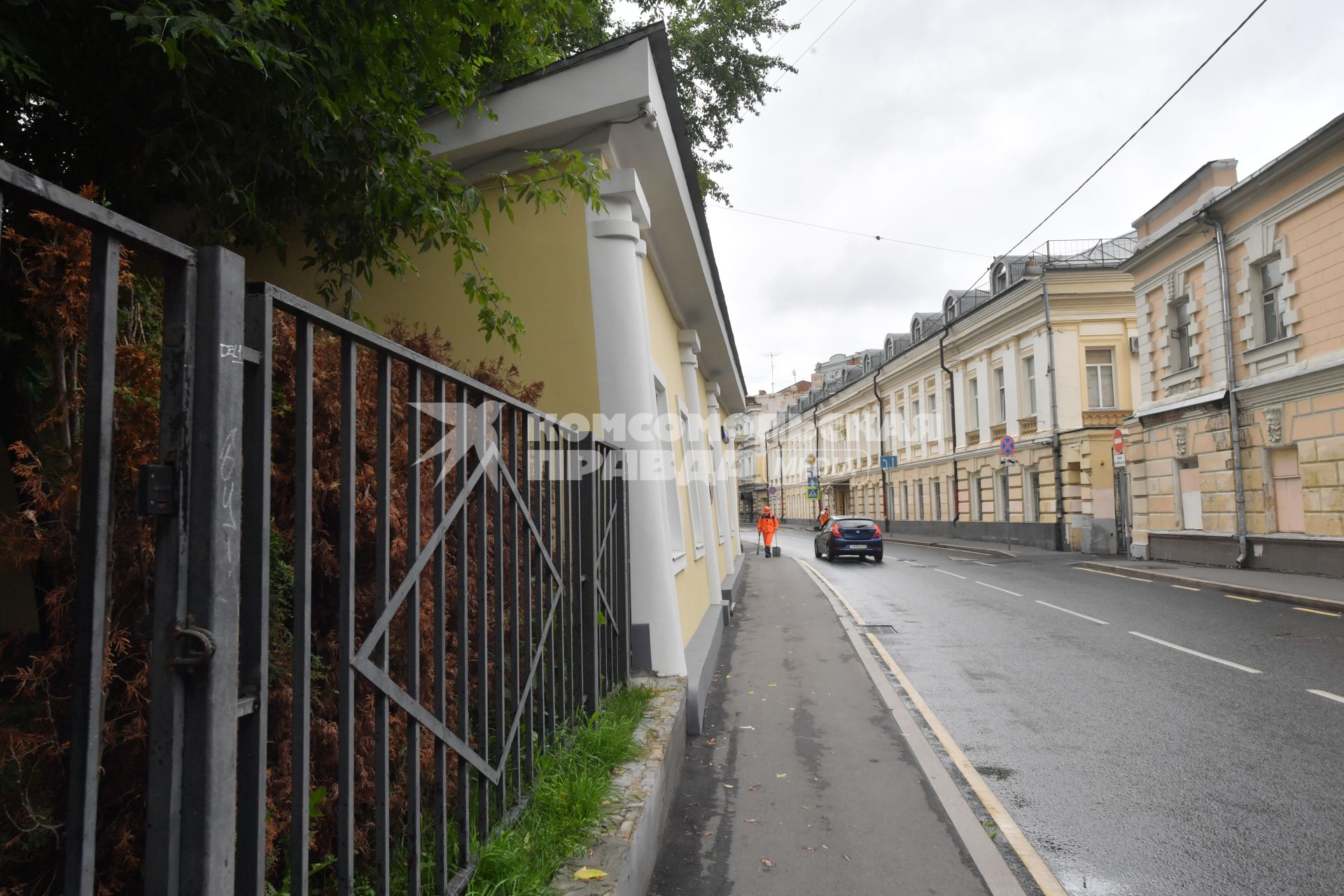 Москва. Вид на Потаповский переулок.