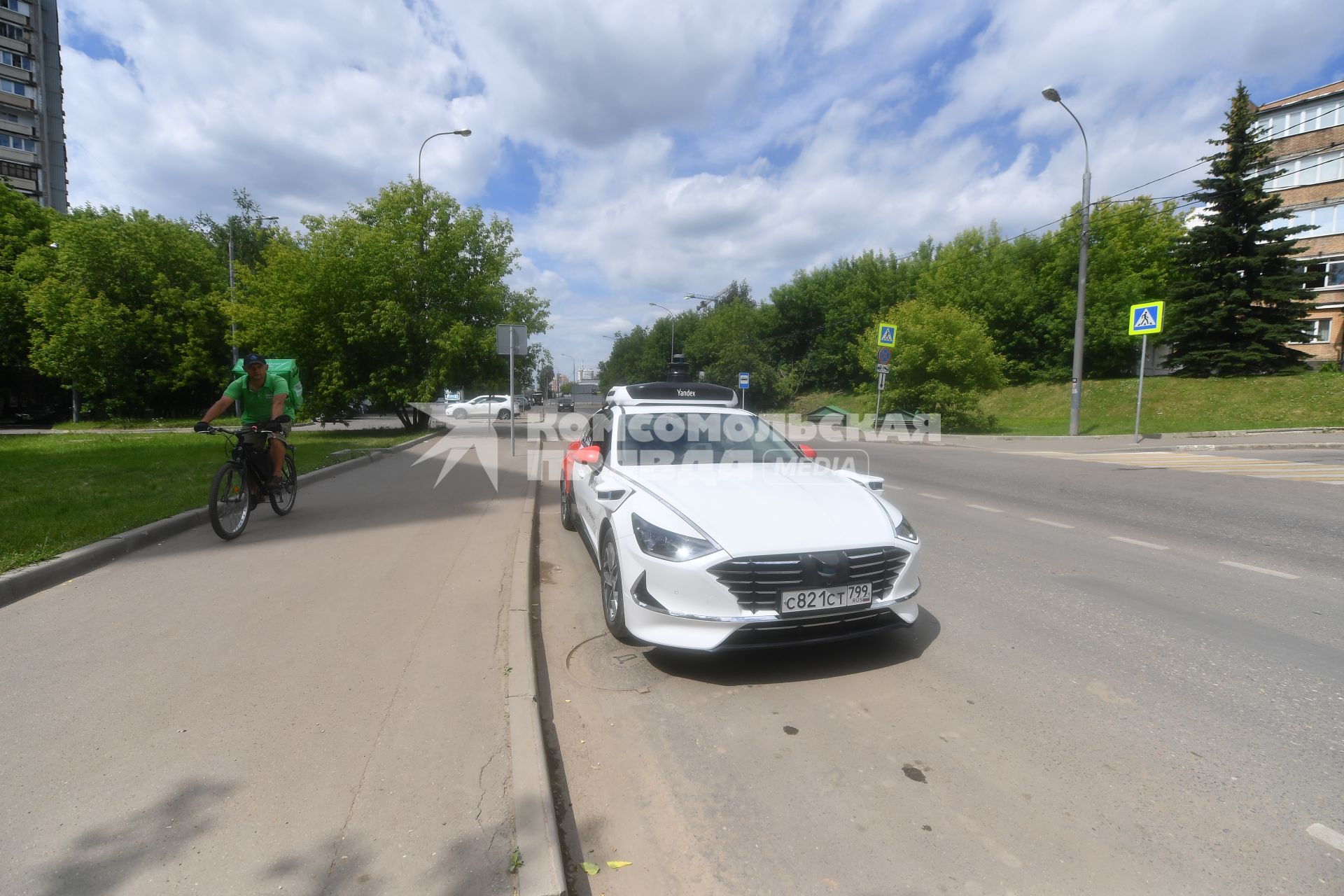 Москва.  Беспилотный автомобиль `Яндекс`.