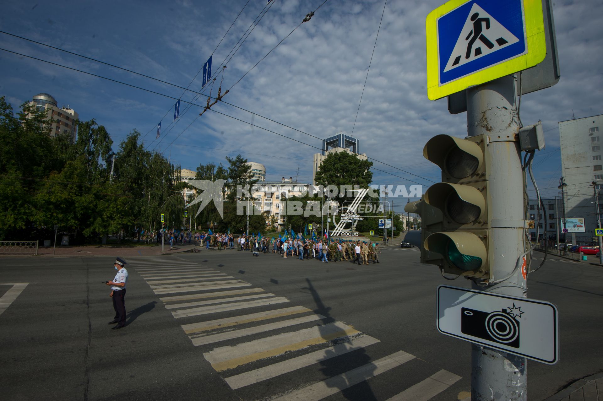 Екатеринбург. Шествие десантников и ветеранов воздушно-десантных войск во время празднования дня ВДВ