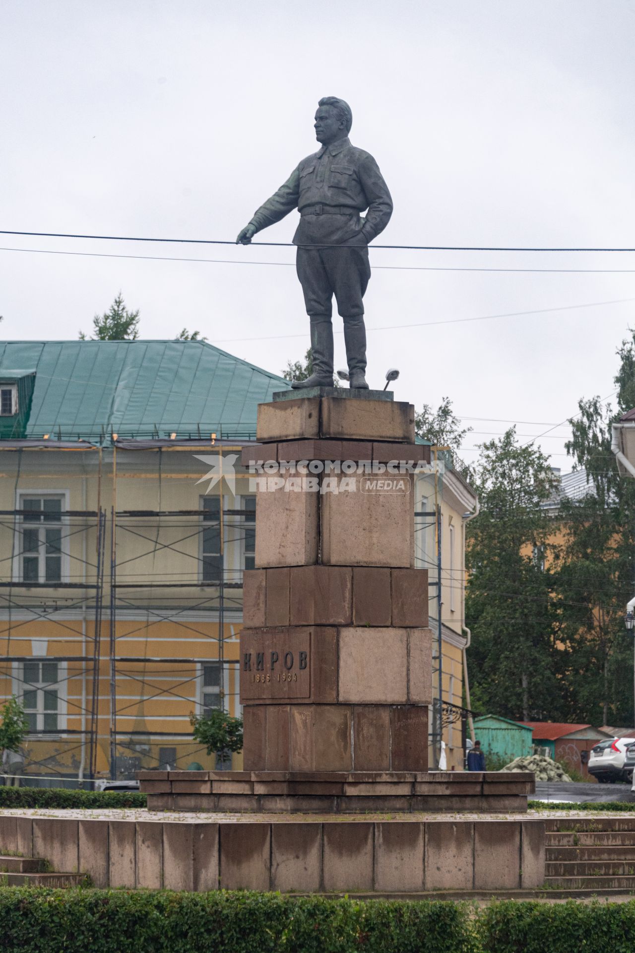 Карелия, Петрозаводск. Памятник Кирову.