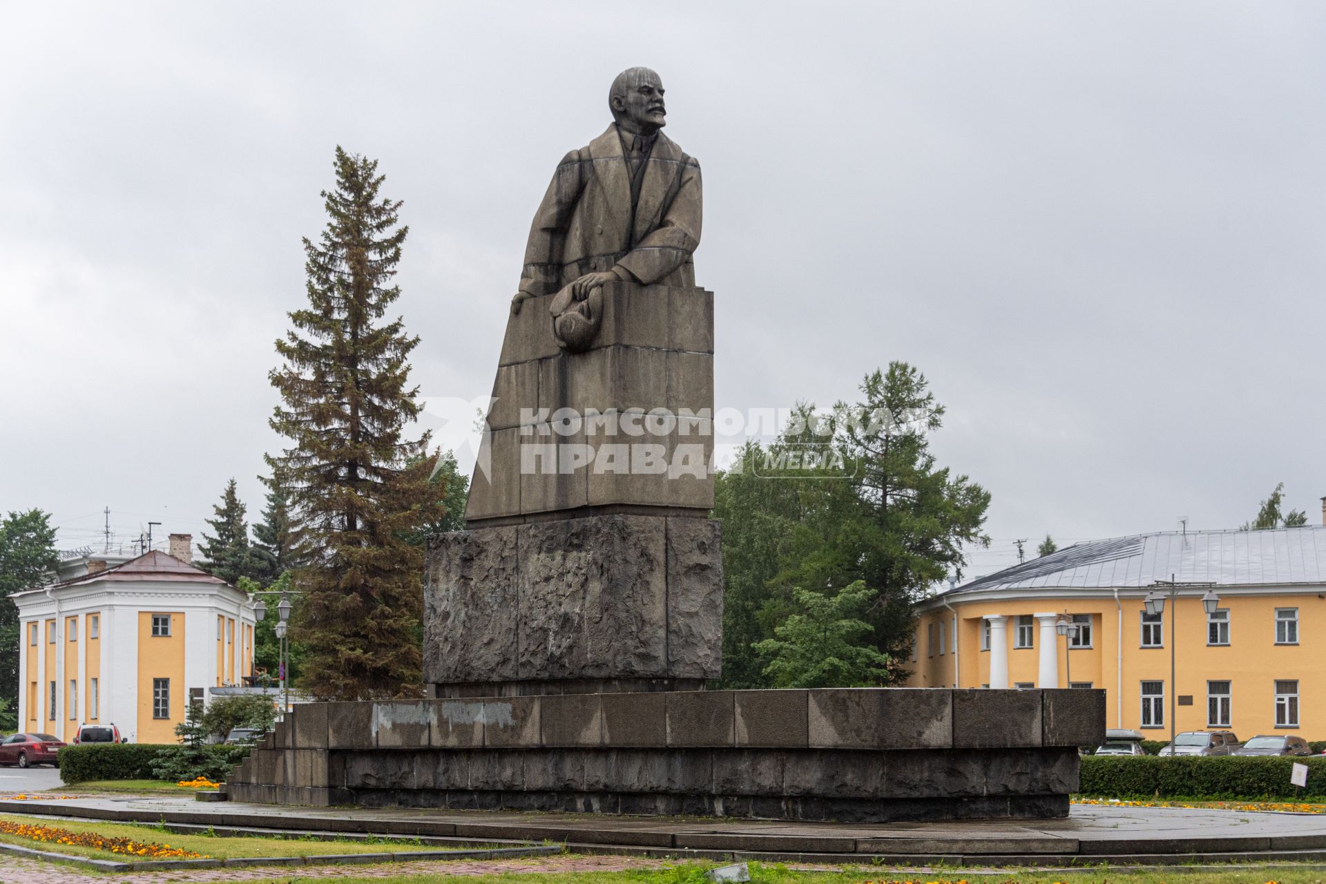 Карелия, Петрозаводск. Памятник Ленину.