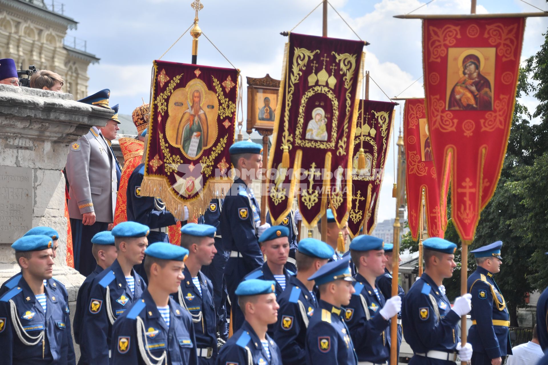 Москва.   Военнослужащие Воздушно-десантных войск во время праздничных мероприятий, посвященных Дню ВДВ на Красной площади.