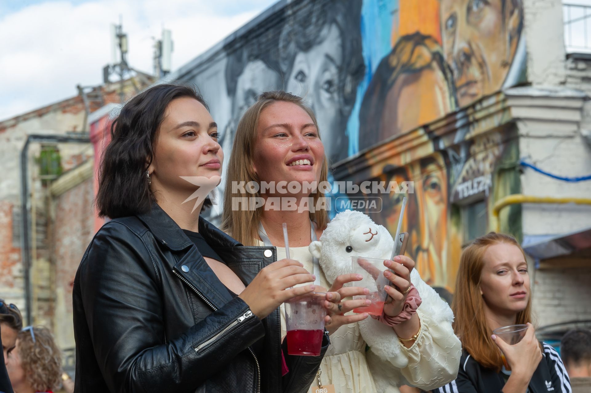 Санкт-Петербург. Открытие  арт-пространства Kino Corner на киностудии  Ленфильм на Петроградской стороне.