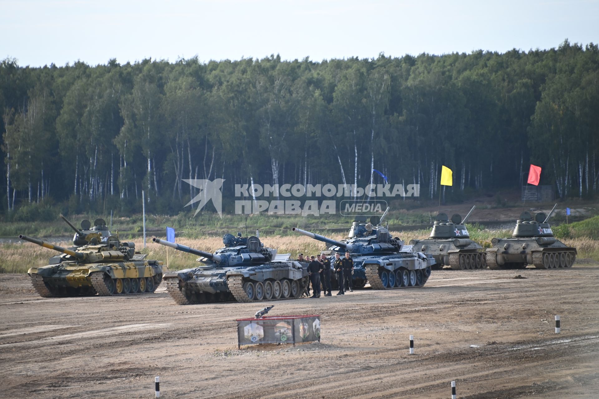 Московская область. Участники соревнований танковых экипажей  в рамках конкурса `Танковый биатлон` на полигоне  Алабино на VI Армейских международных игр `АрМИ-2020`.