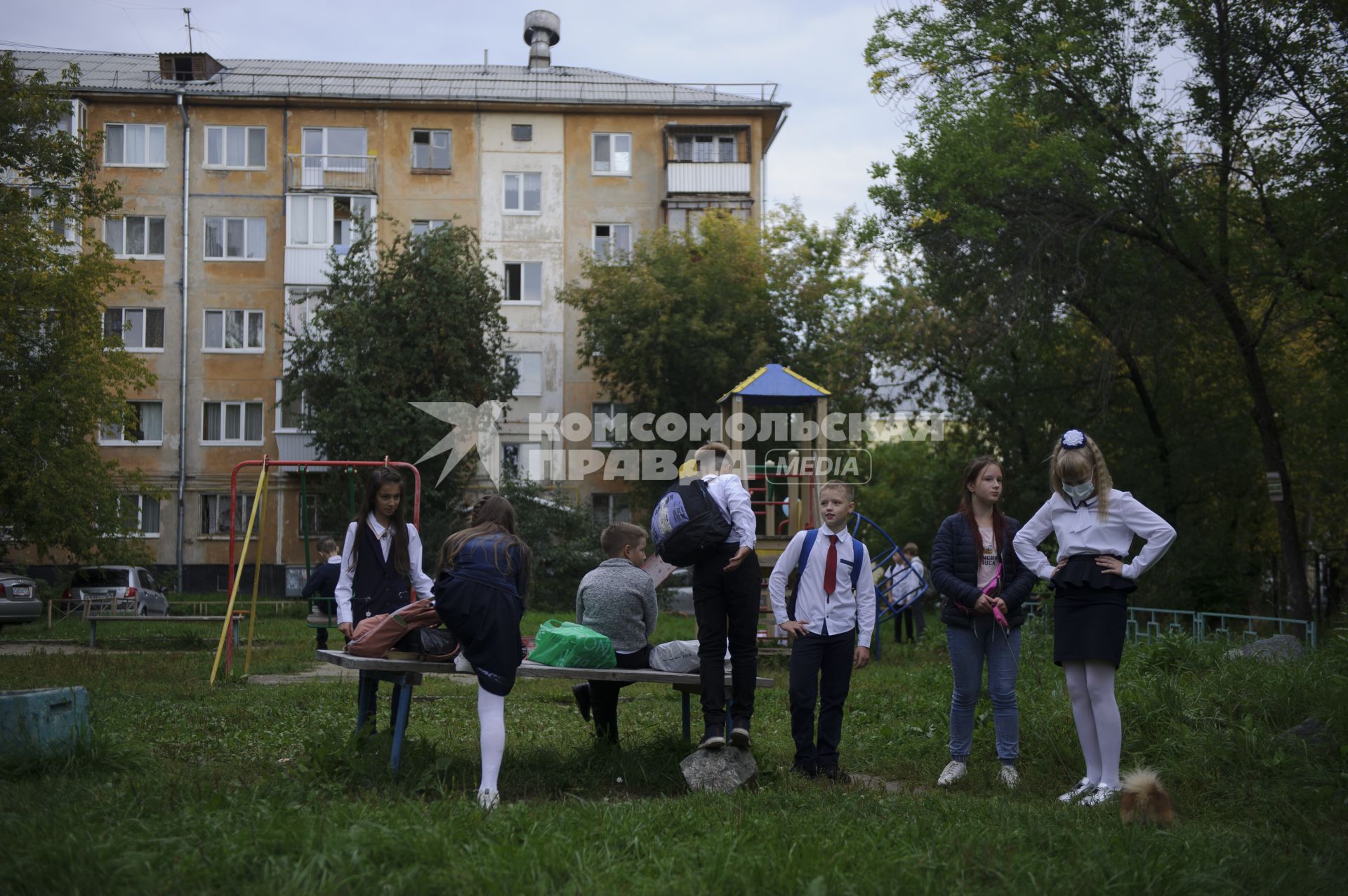 день знаний 1 сентября образования школьники дети ребенок детская площадка