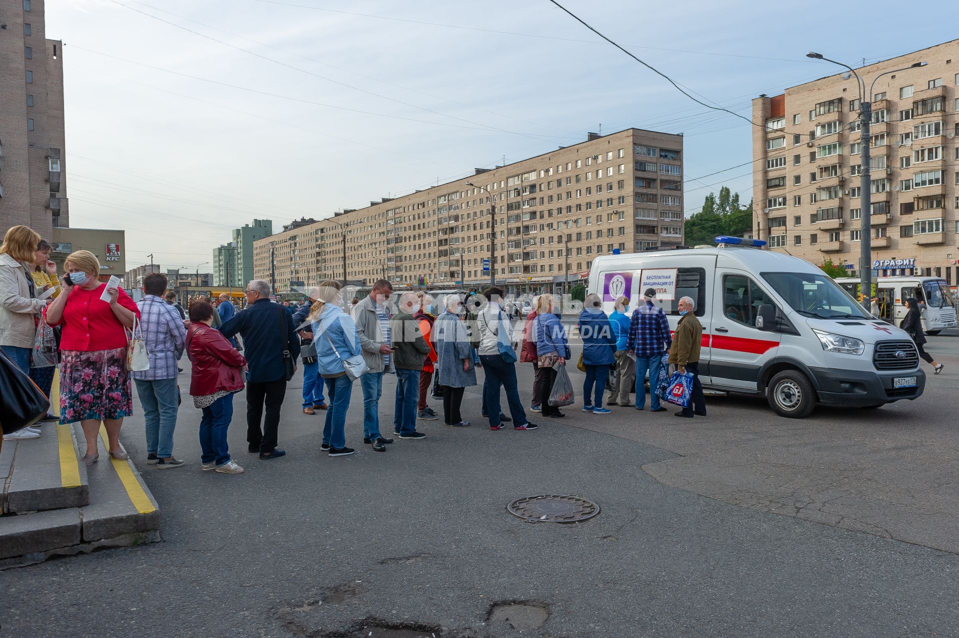 Санкт-Петербург. Проведение бесплатной вакцинации от ГРИППа в передвижном прививочном пункте.