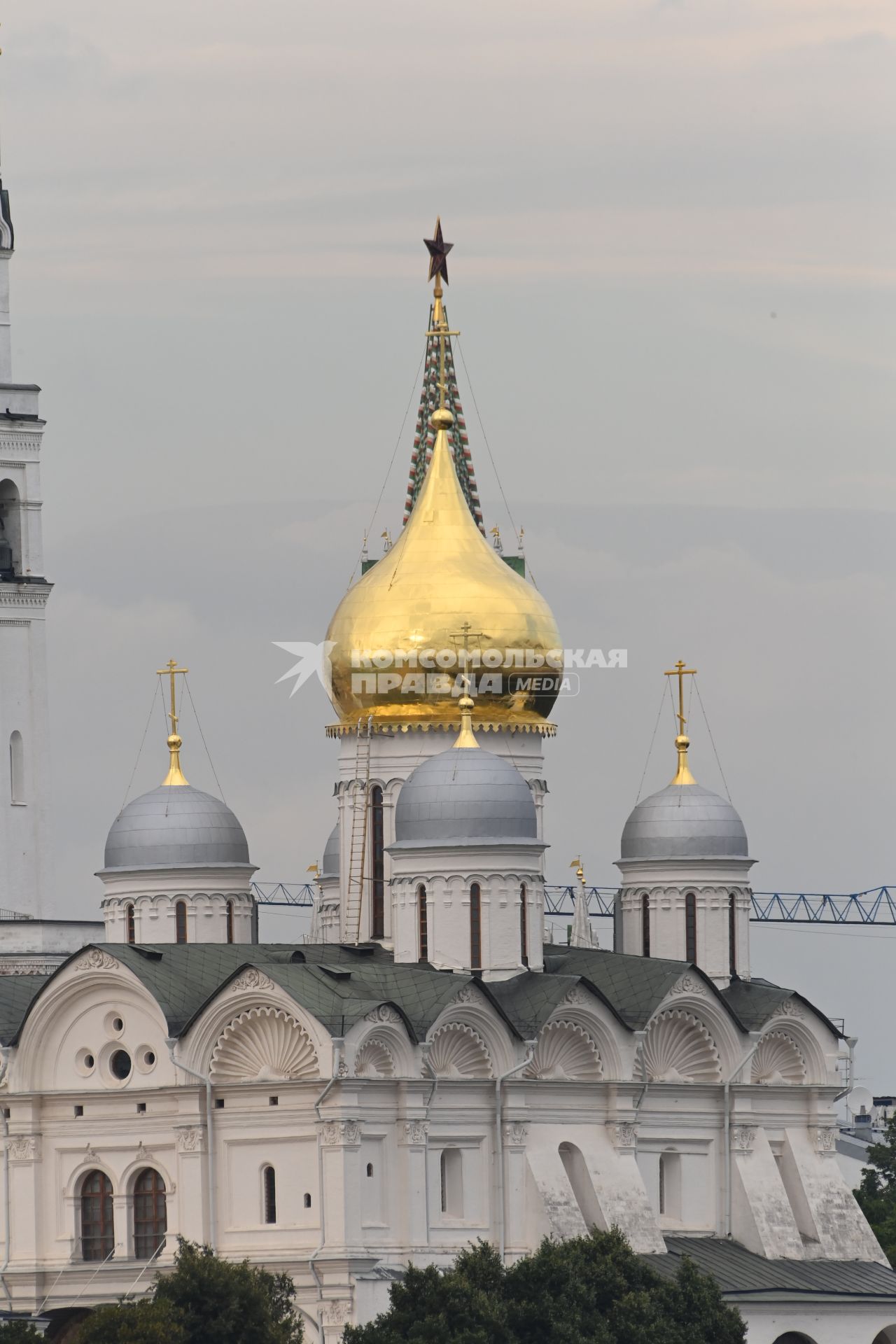 Москва.   Вид на Кремль.