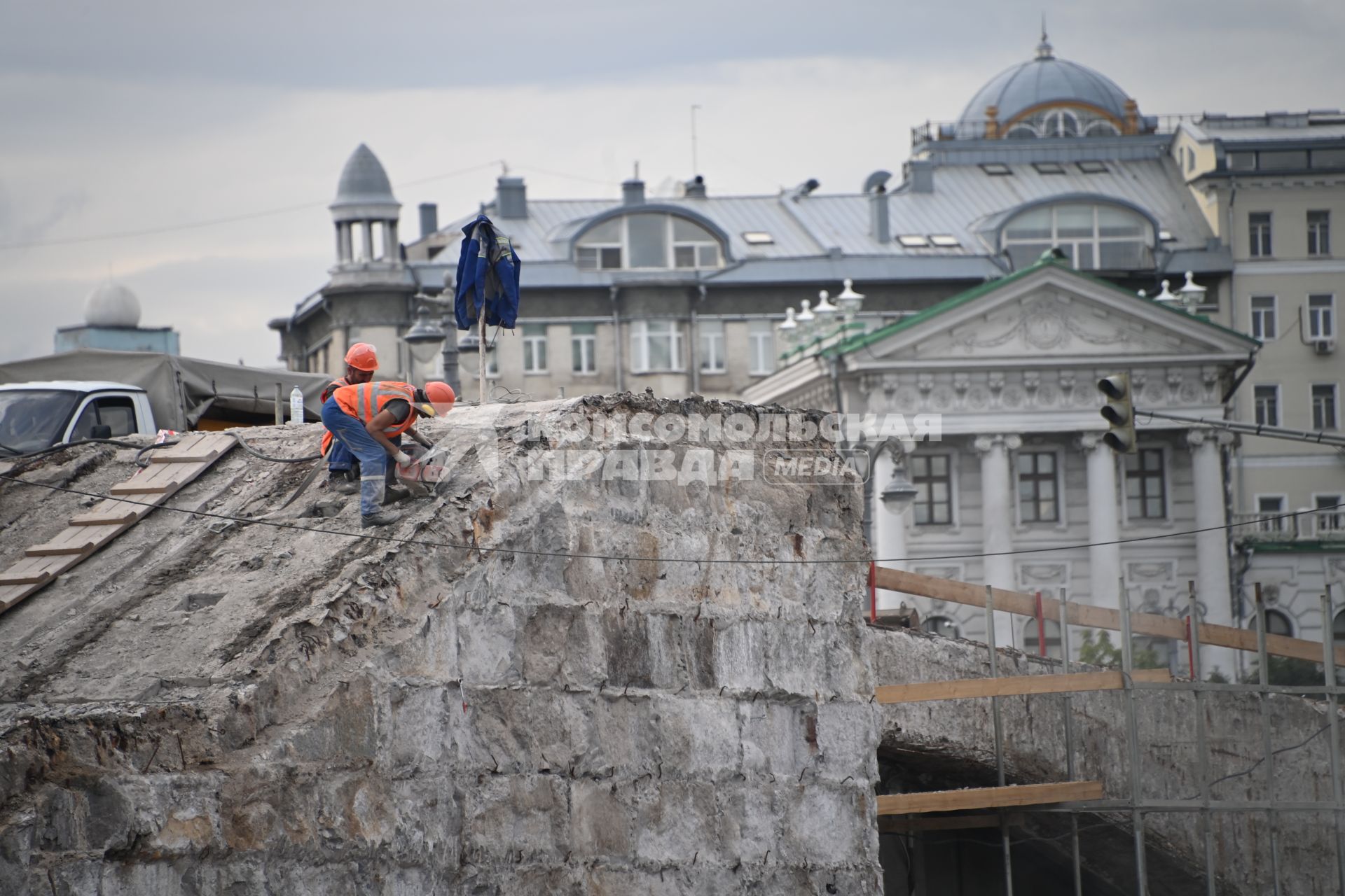 Москва.   Ремонтные работы.