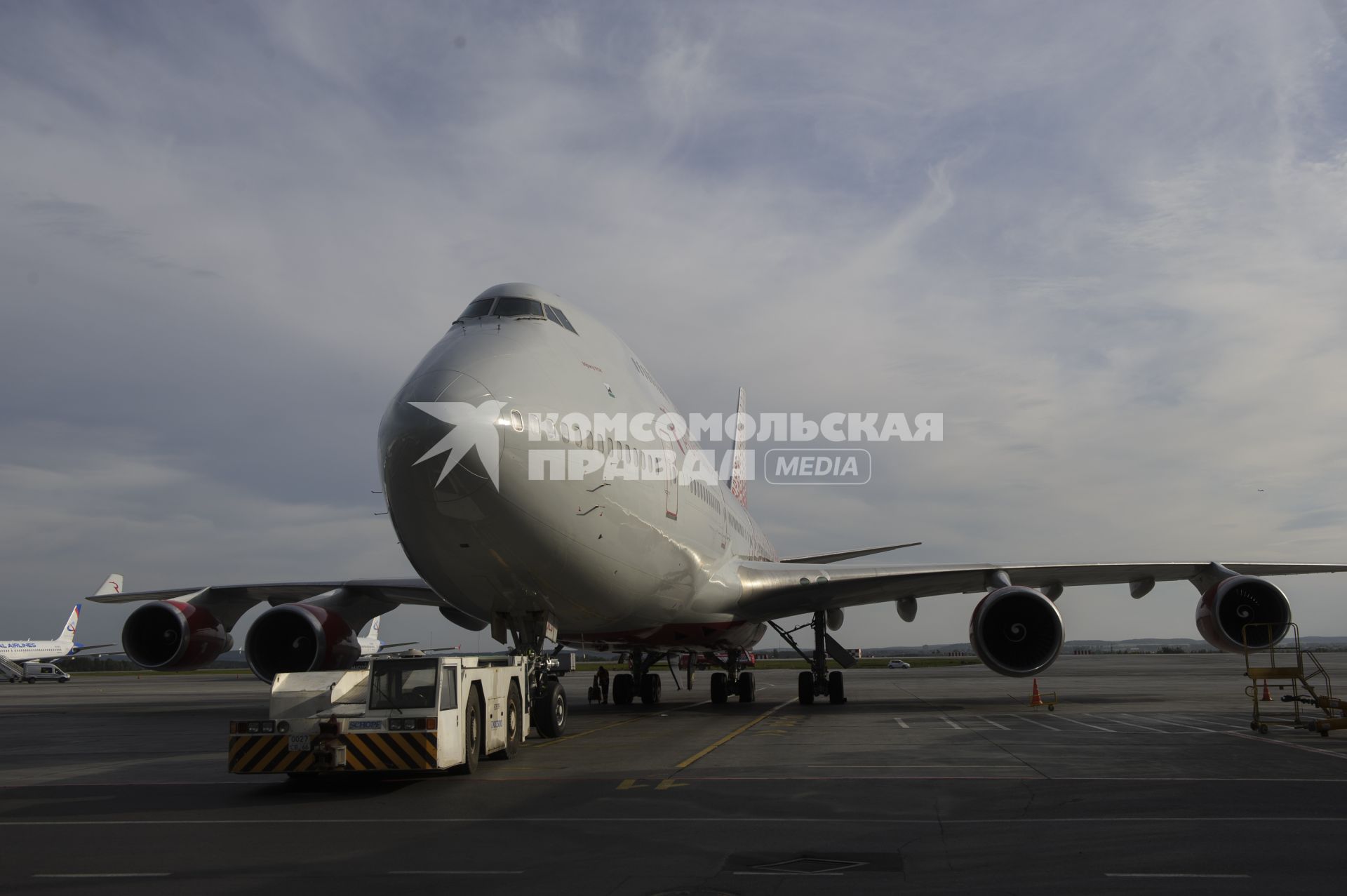 Екатеринбург. Самолет Боинг 747-400 авиакомпании \'Россия\' в аэропорту \'Кольцово\'