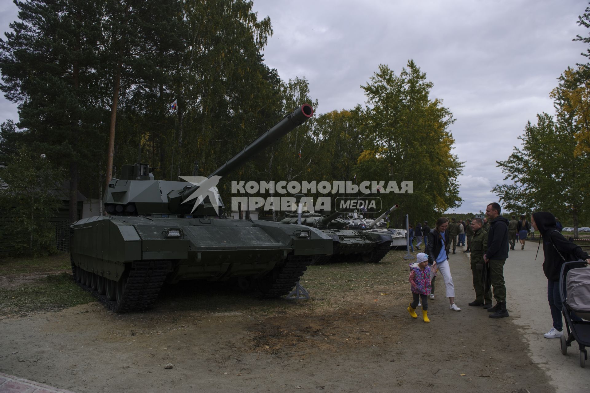 Екатеринбург. Свердловский танковый полигон. Празднование дня танкиста. Танк Т-14 Армата