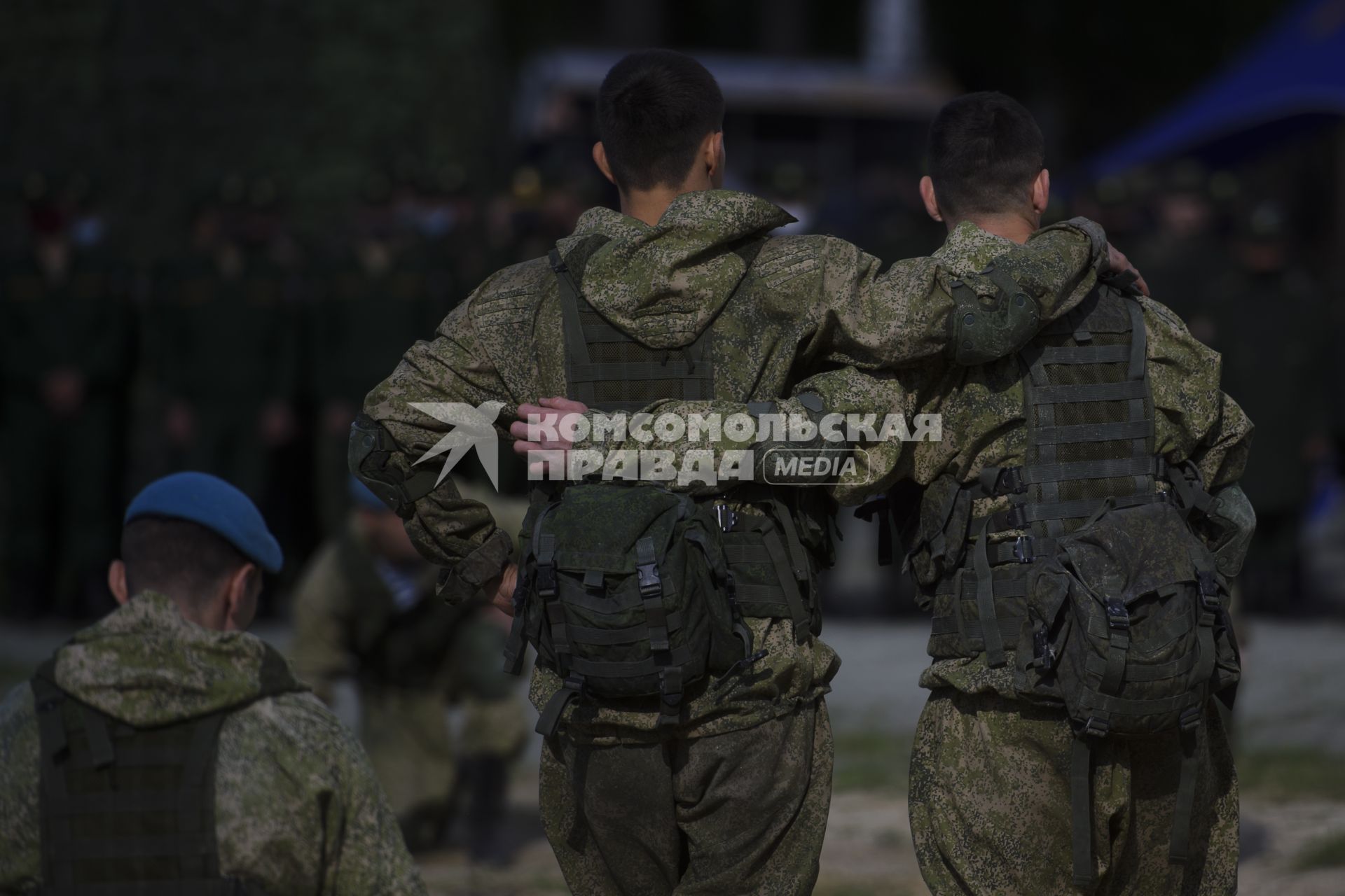 Екатеринбург. Свердловский танковый полигон. Празднование дня танкиста. Показательное выступление бойцов спецназа ВДВ