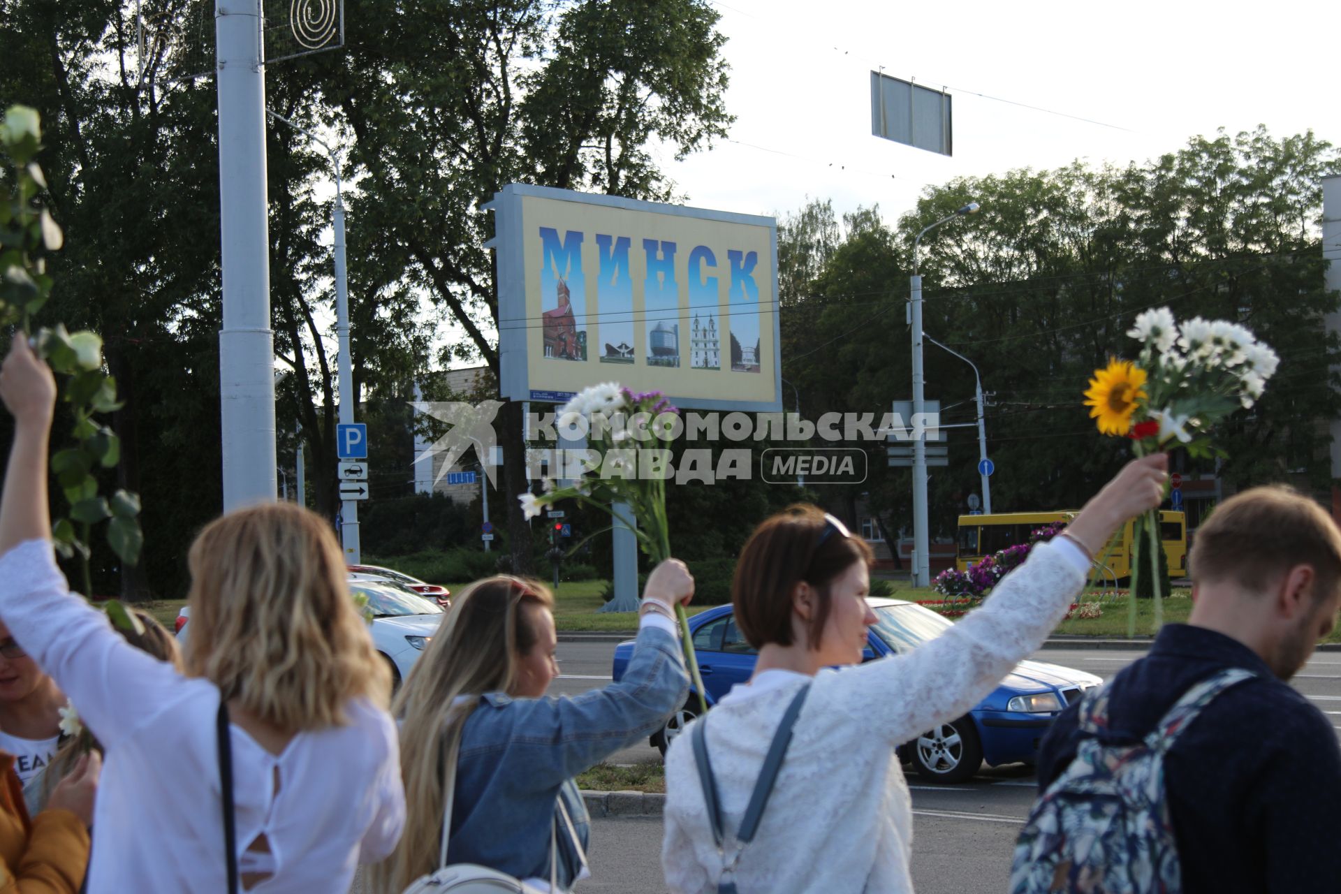 Минск. Акция в поддержку задержанных и пострадавших во время протестов. Со дня выборов президента Белоруссии 9 августа в стране прошли митинги несогласных с результатами голосования.