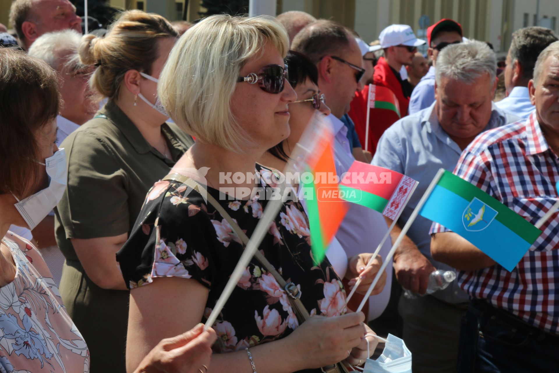 Минск. Митинг в поддержку президента Белоруссии Александра Лукашенко на площади Независимости.