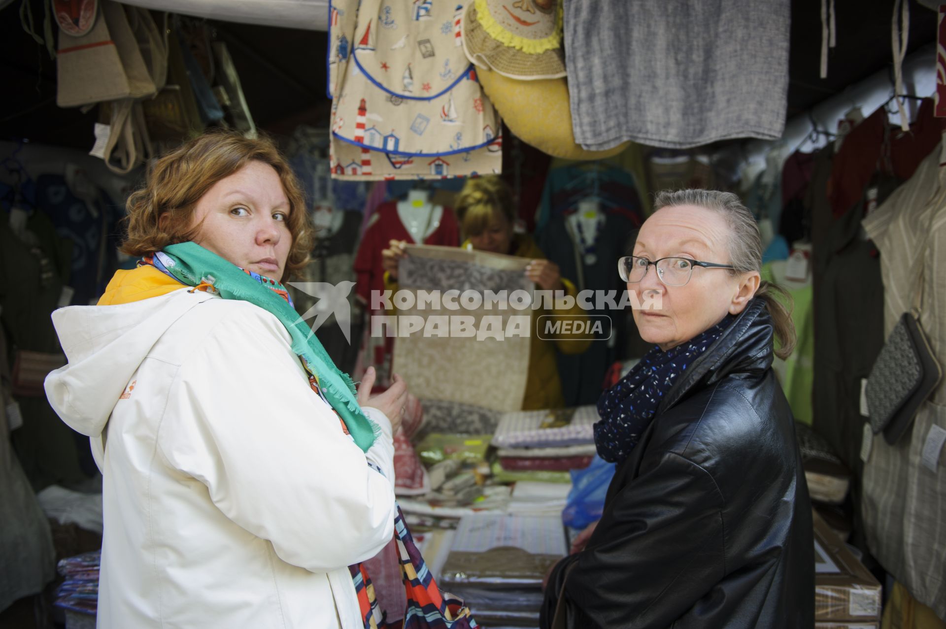 Екатеринбург. Ярмарка легкой промышленности на пешеходной улице Вайнера