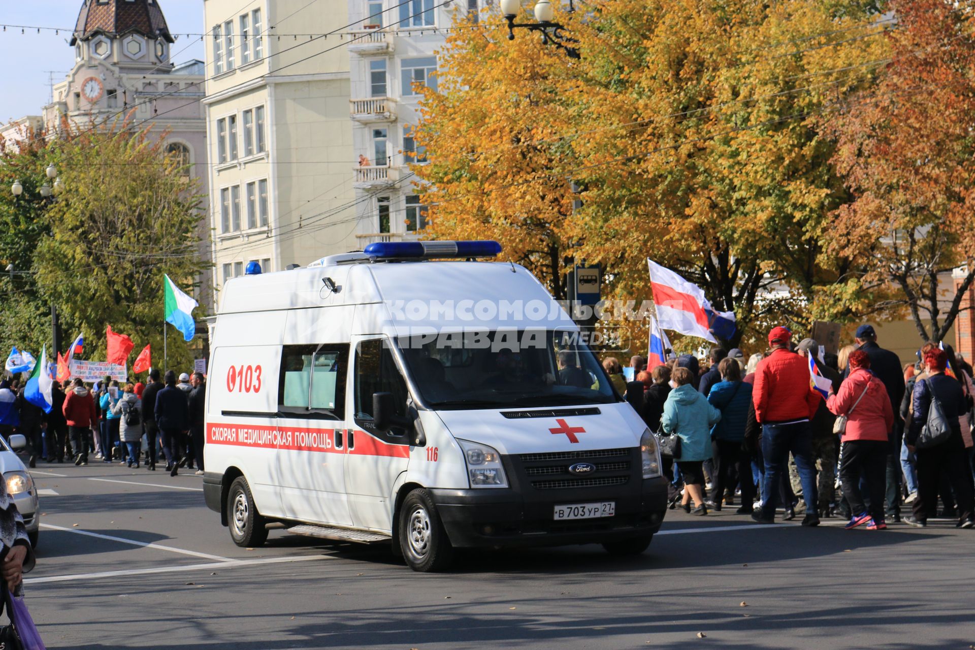 Хабаровск. Шествие участников несанкционированного митинга в поддержку бывшего губернатора Хабаровского края Сергея Фургала, арестованного по делу об организации убийств и попытки убийства.